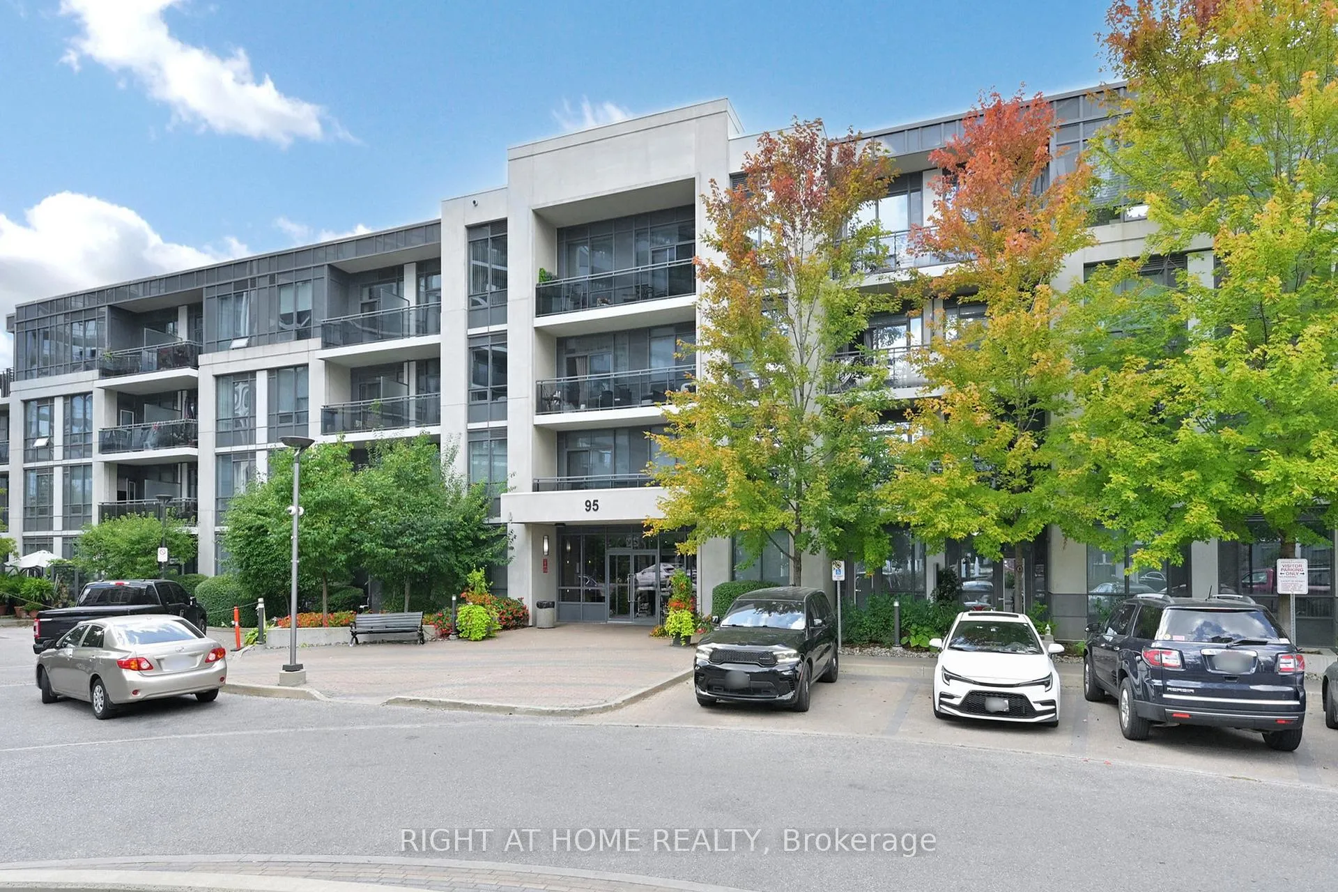 Photo 2 of 95 North Park Road, Vaughan, Beverley Glen — HOMEH