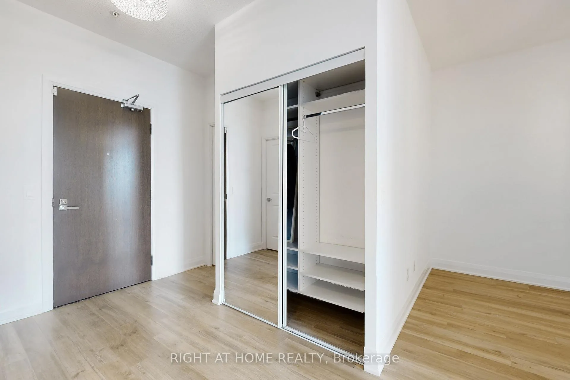 Photo 7 of 95 North Park Road, Vaughan, Beverley Glen — HOMEH
