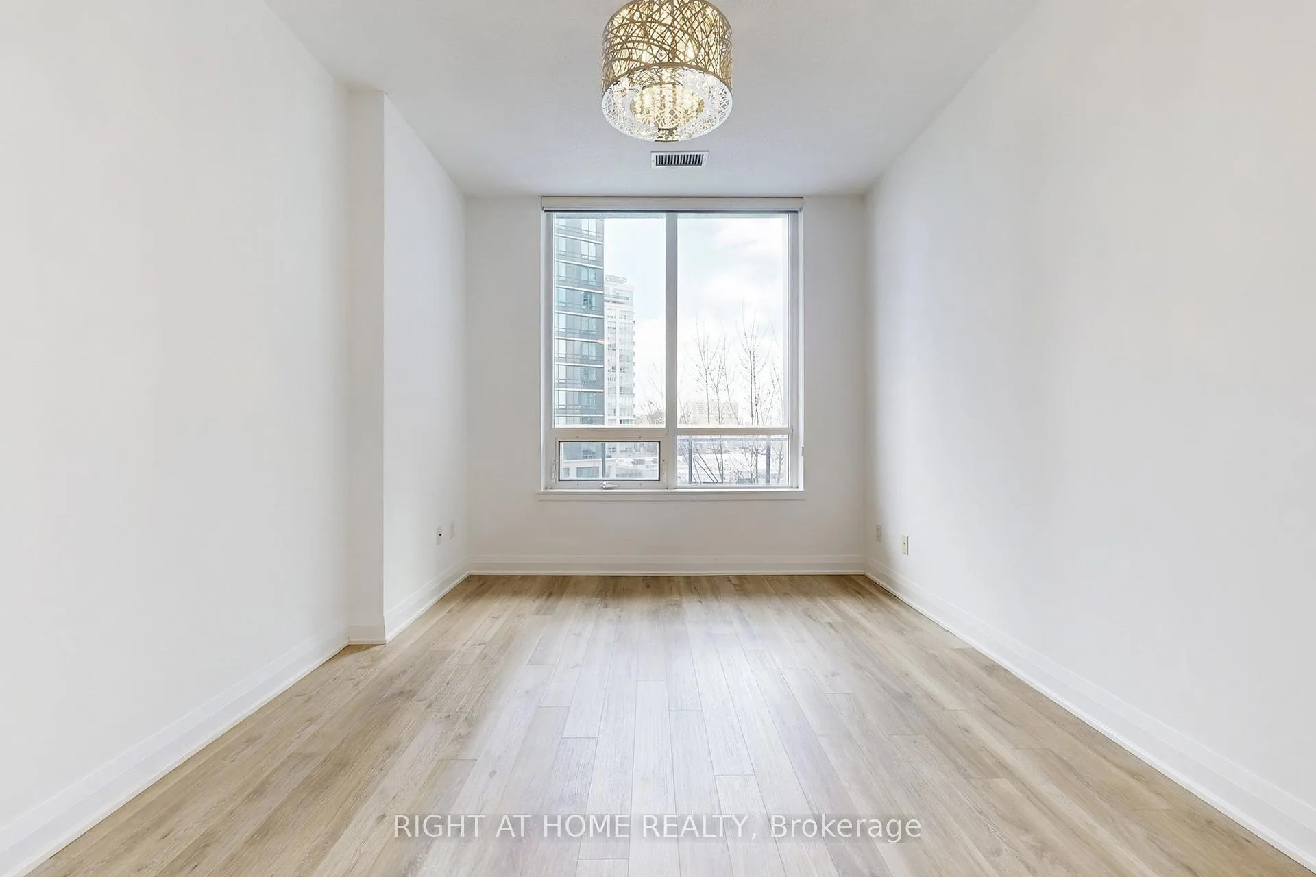 Photo 18 of 95 North Park Road, Vaughan, Beverley Glen — HOMEH