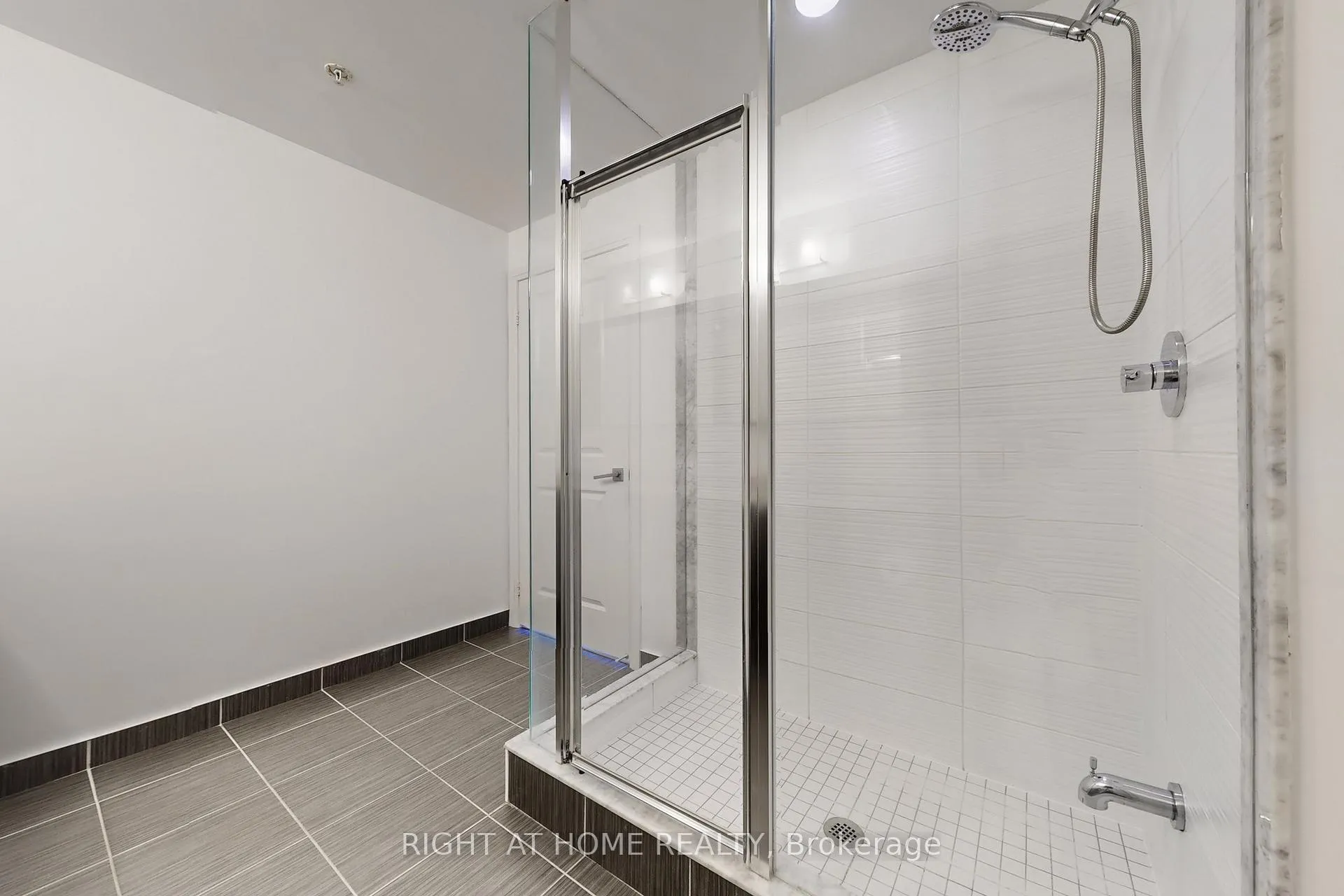 Photo 23 of 95 North Park Road, Vaughan, Beverley Glen — HOMEH