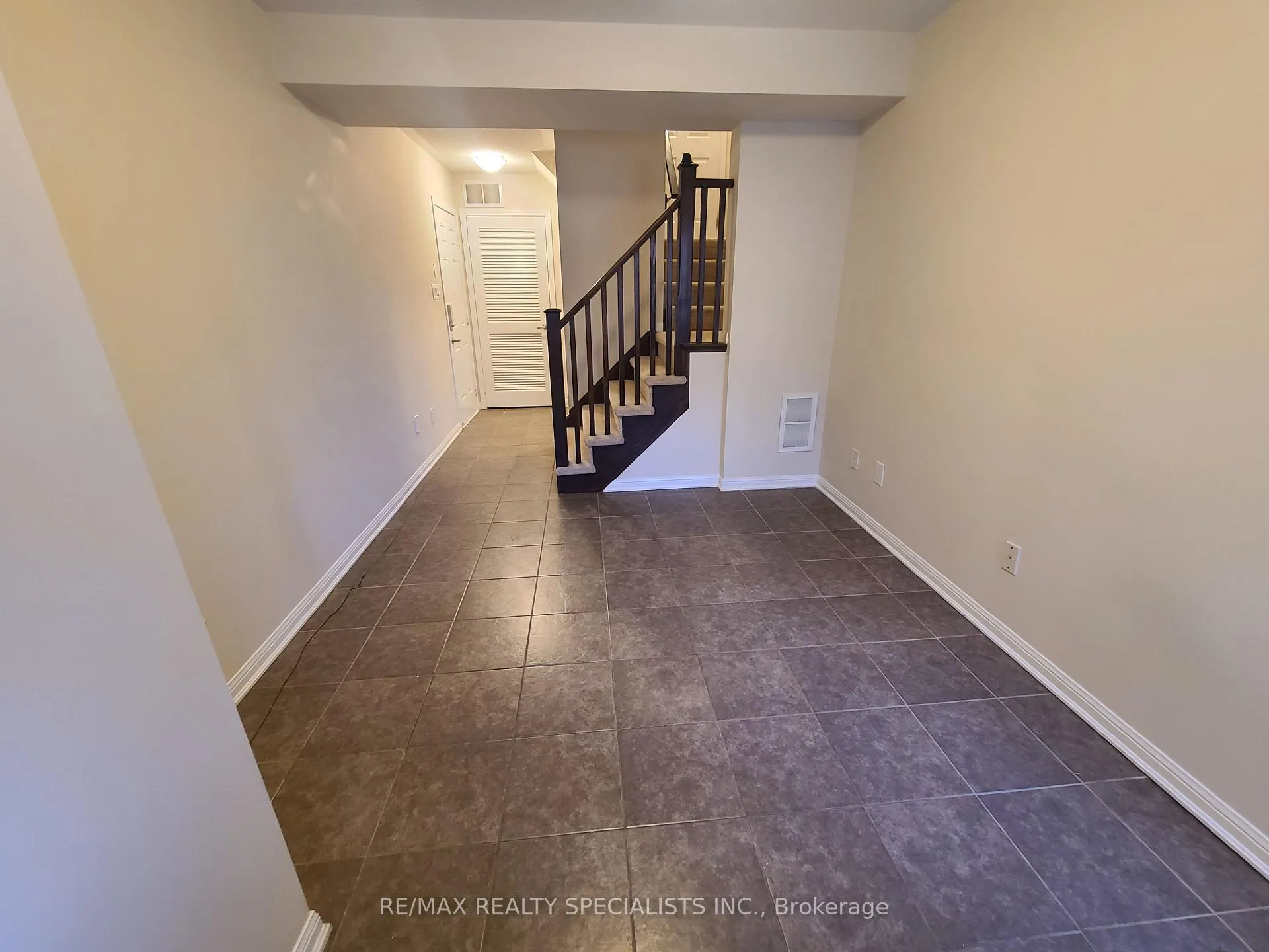 Photo 6 of 946 Brassard Circle, Milton, Willmott — HOMEH