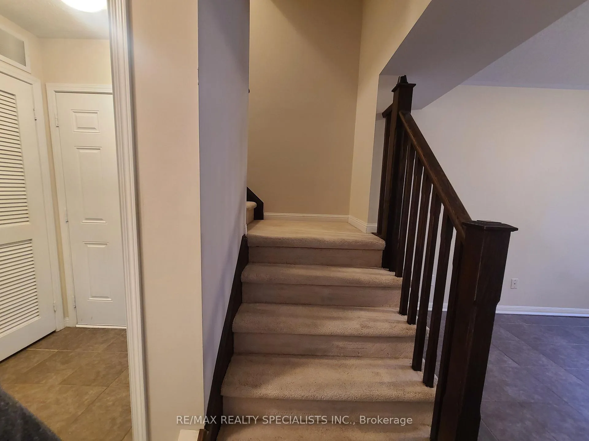 Photo 8 of 946 Brassard Circle, Milton, Willmott — HOMEH