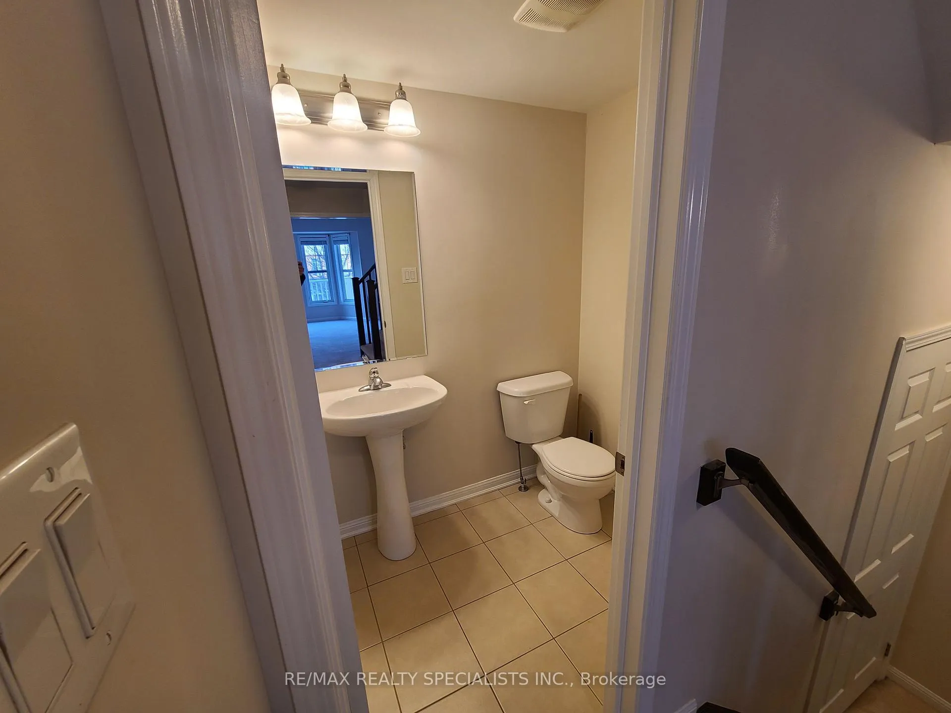 Photo 11 of 946 Brassard Circle, Milton, Willmott — HOMEH