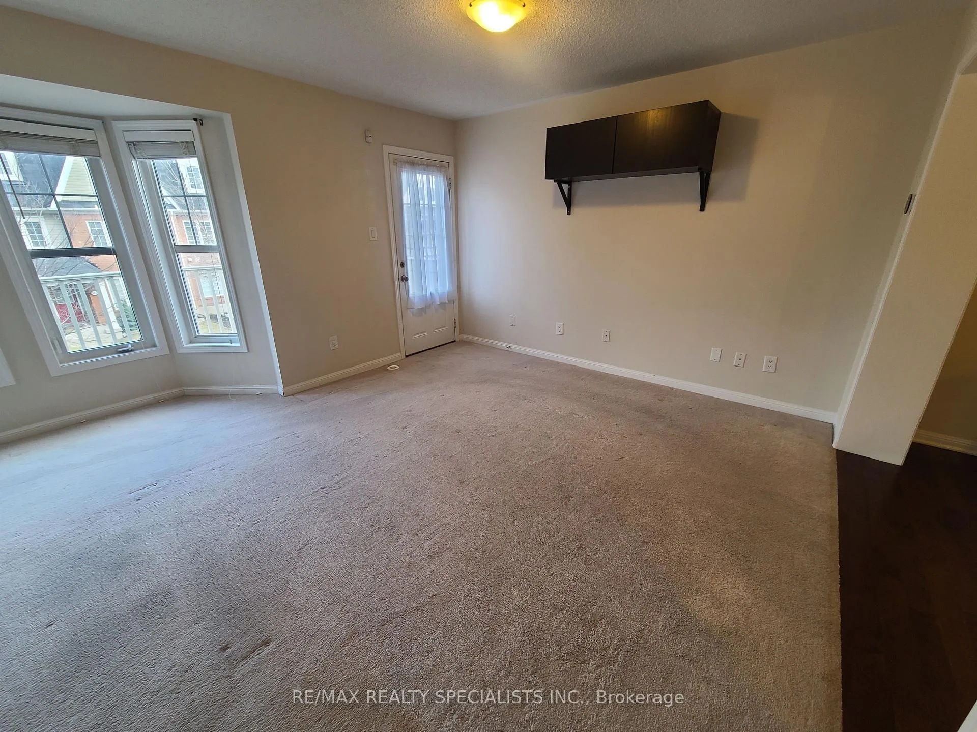Photo 13 of 946 Brassard Circle, Milton, Willmott — HOMEH