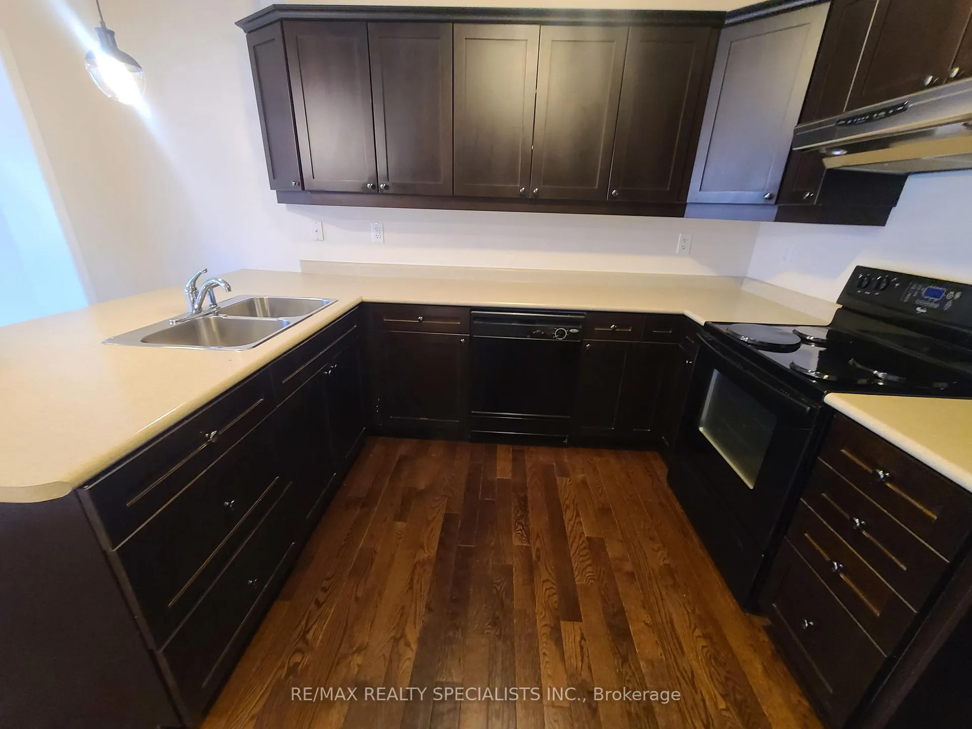 Photo 18 of 946 Brassard Circle, Milton, Willmott — HOMEH