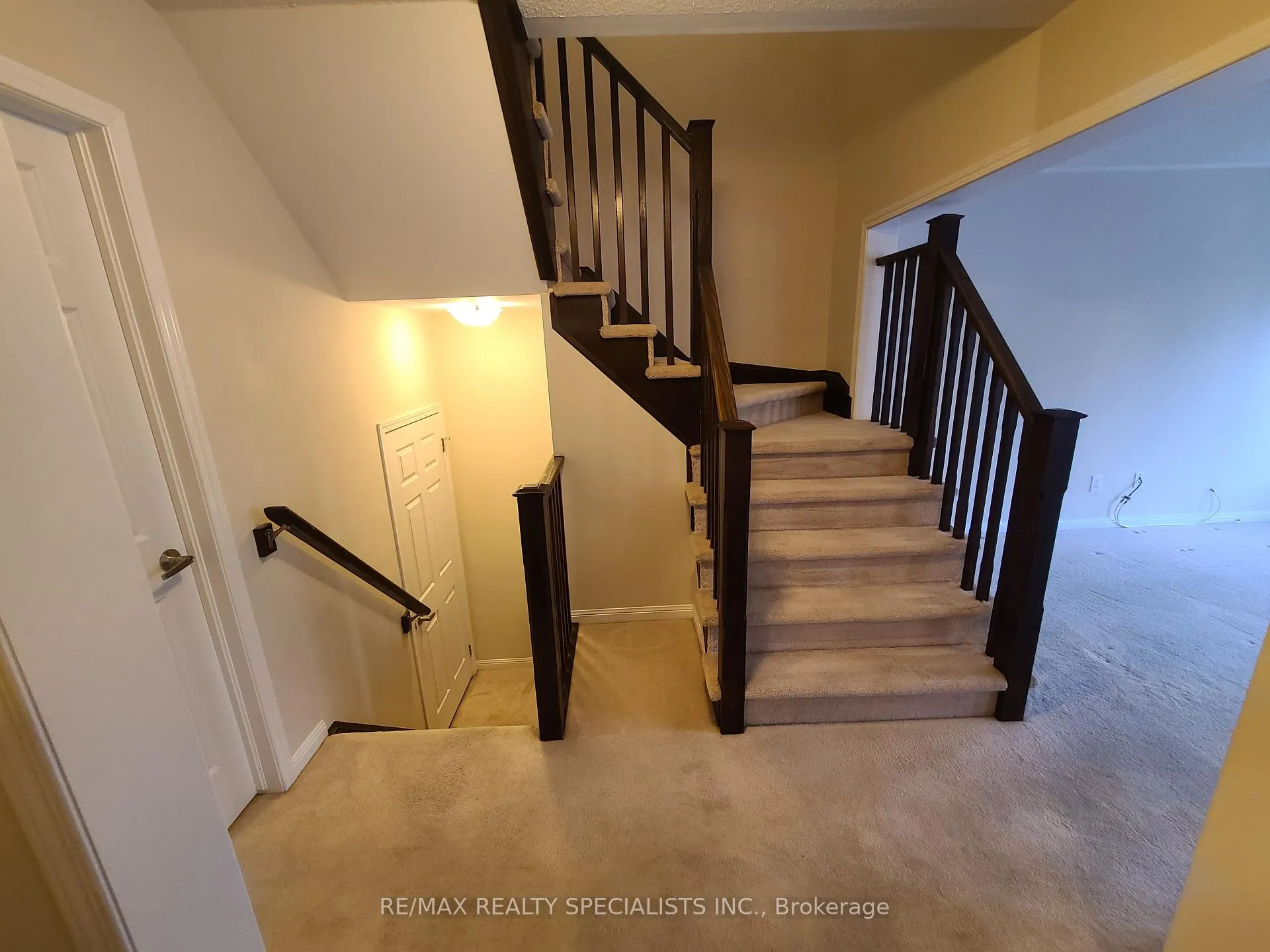 Photo 21 of 946 Brassard Circle, Milton, Willmott — HOMEH