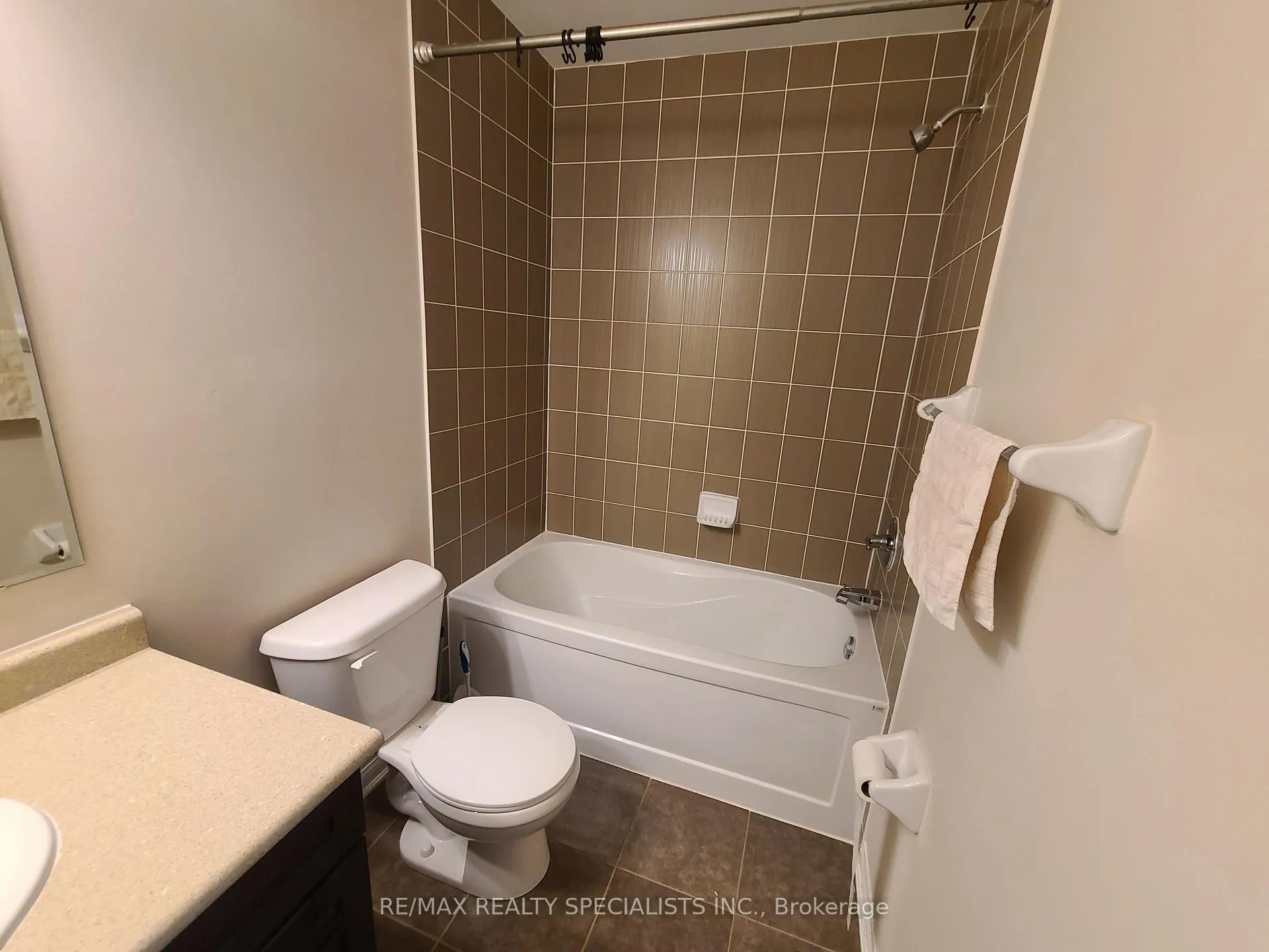 Photo 25 of 946 Brassard Circle, Milton, Willmott — HOMEH