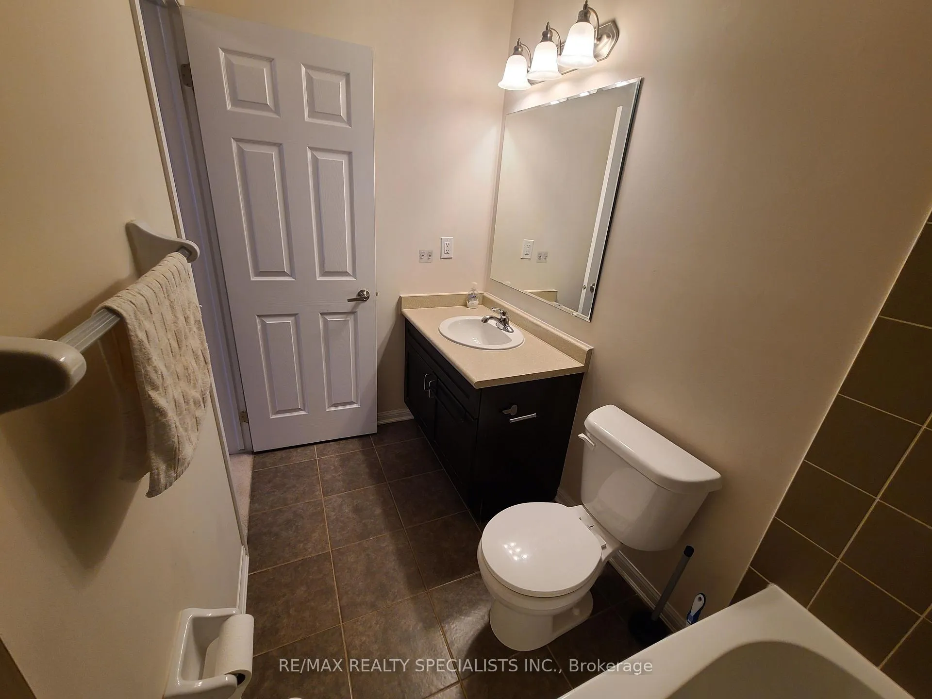 Photo 26 of 946 Brassard Circle, Milton, Willmott — HOMEH