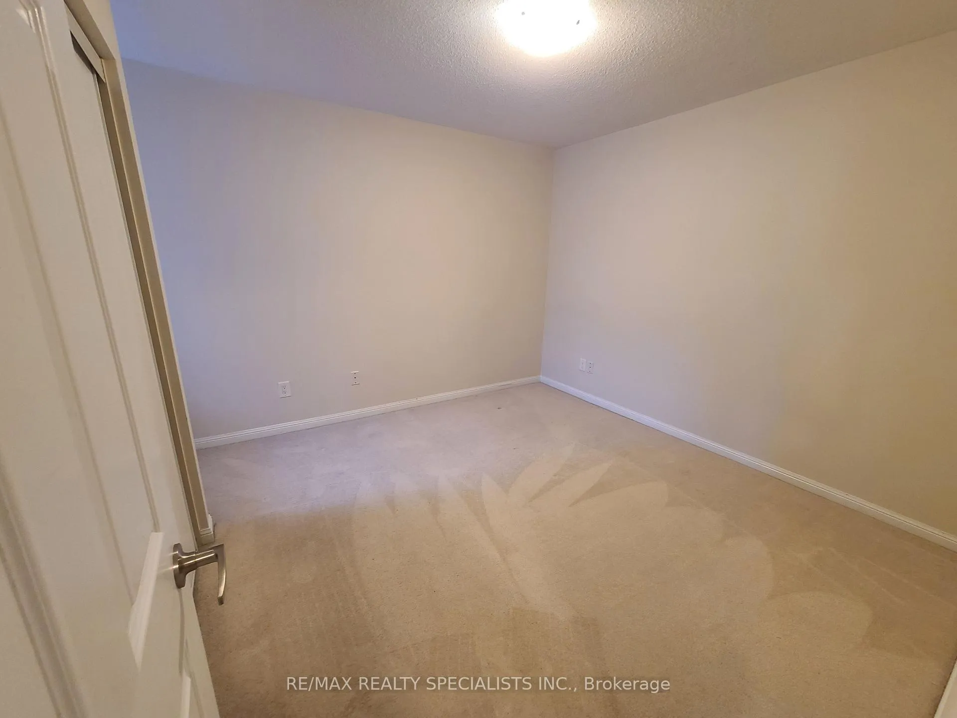 Photo 36 of 946 Brassard Circle, Milton, Willmott — HOMEH