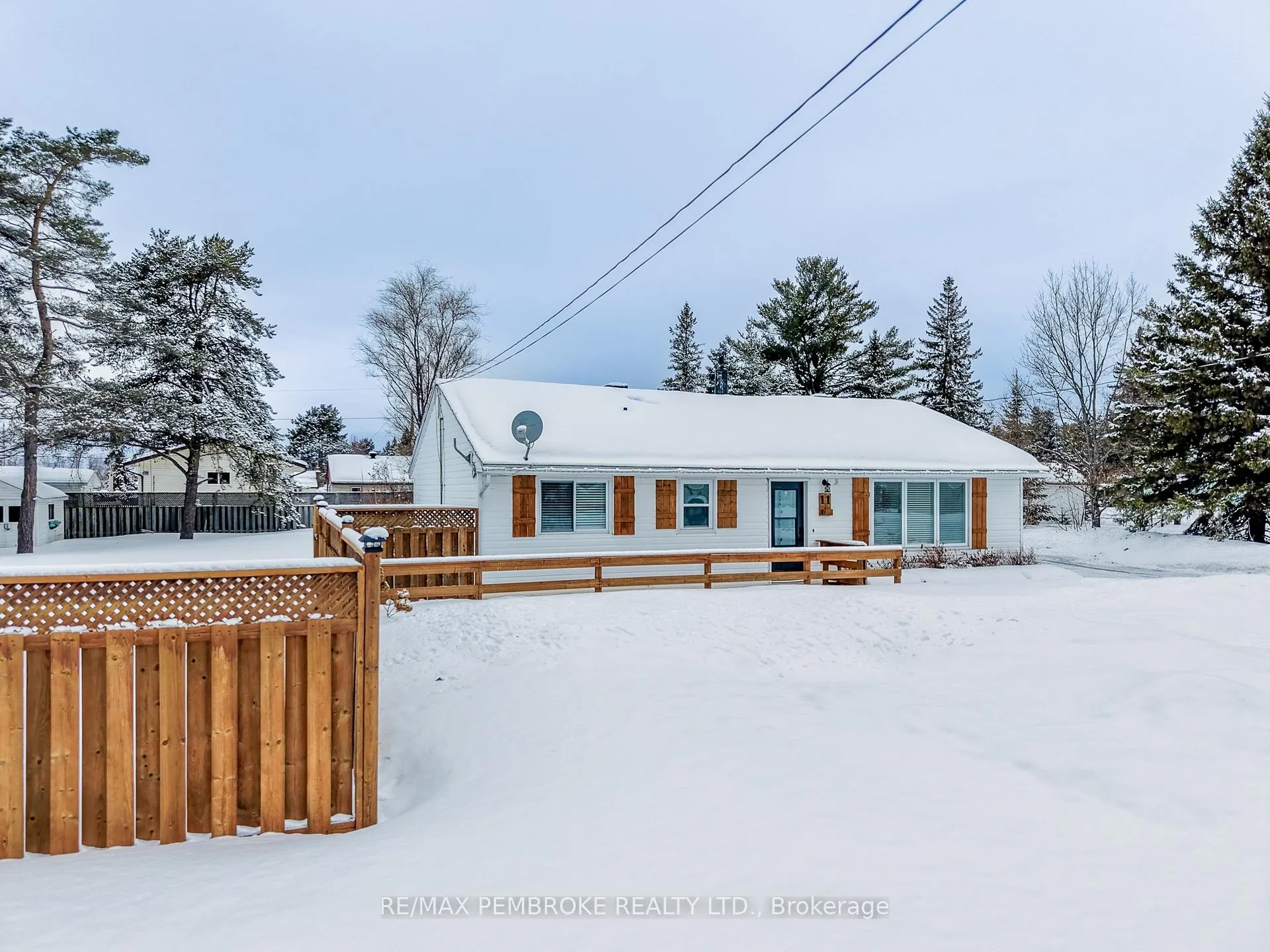 Photo 4 of 11 Michael Crescent, Petawawa — HOMEH