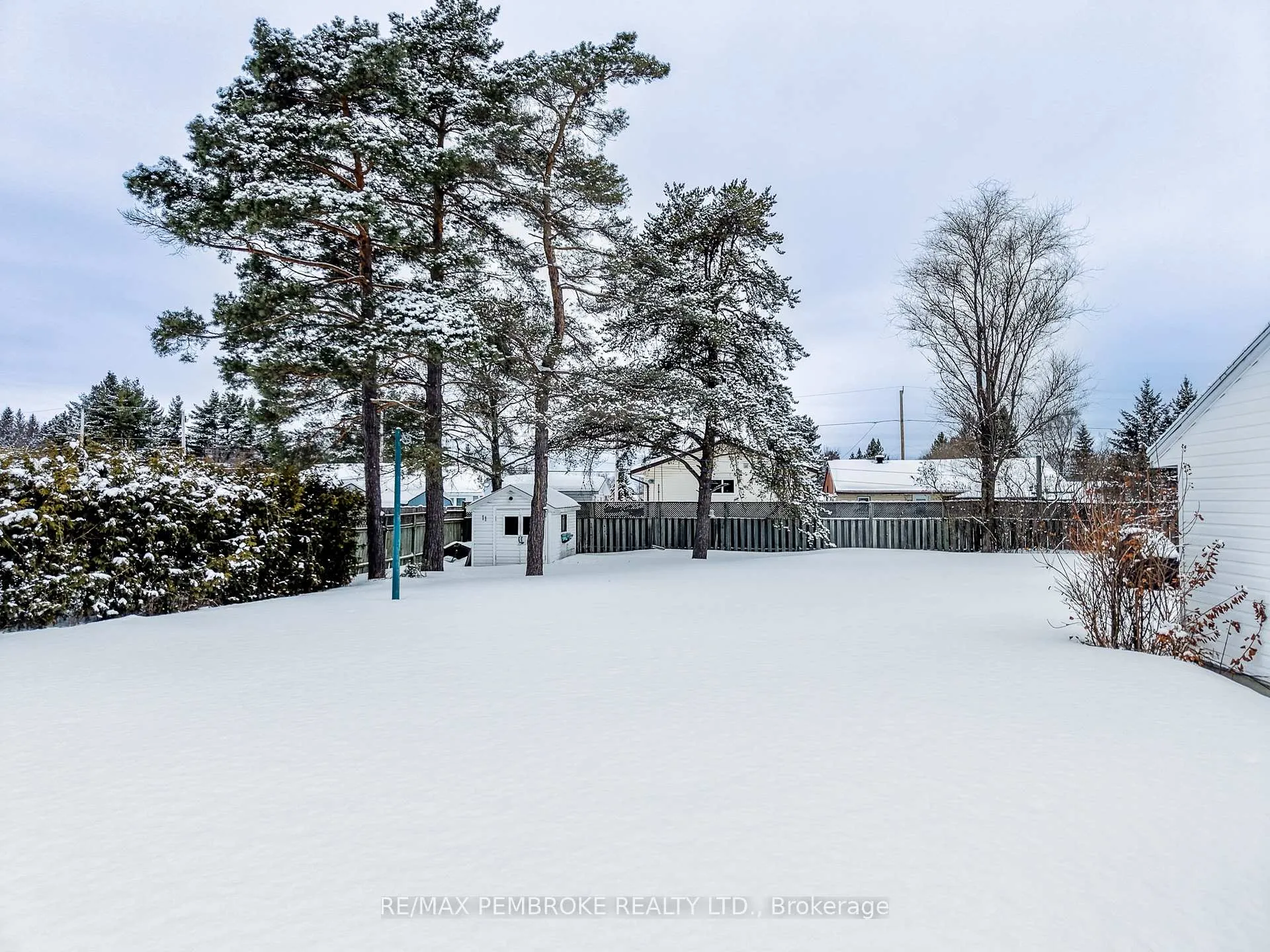 Photo 9 of 11 Michael Crescent, Petawawa — HOMEH