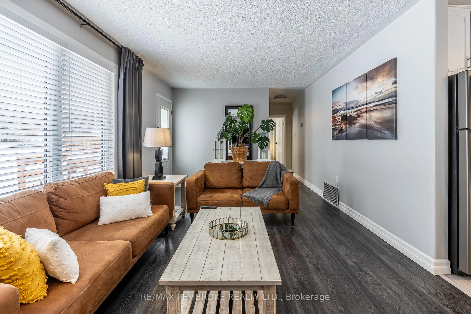 Photo 11 of 11 Michael Crescent, Petawawa — HOMEH