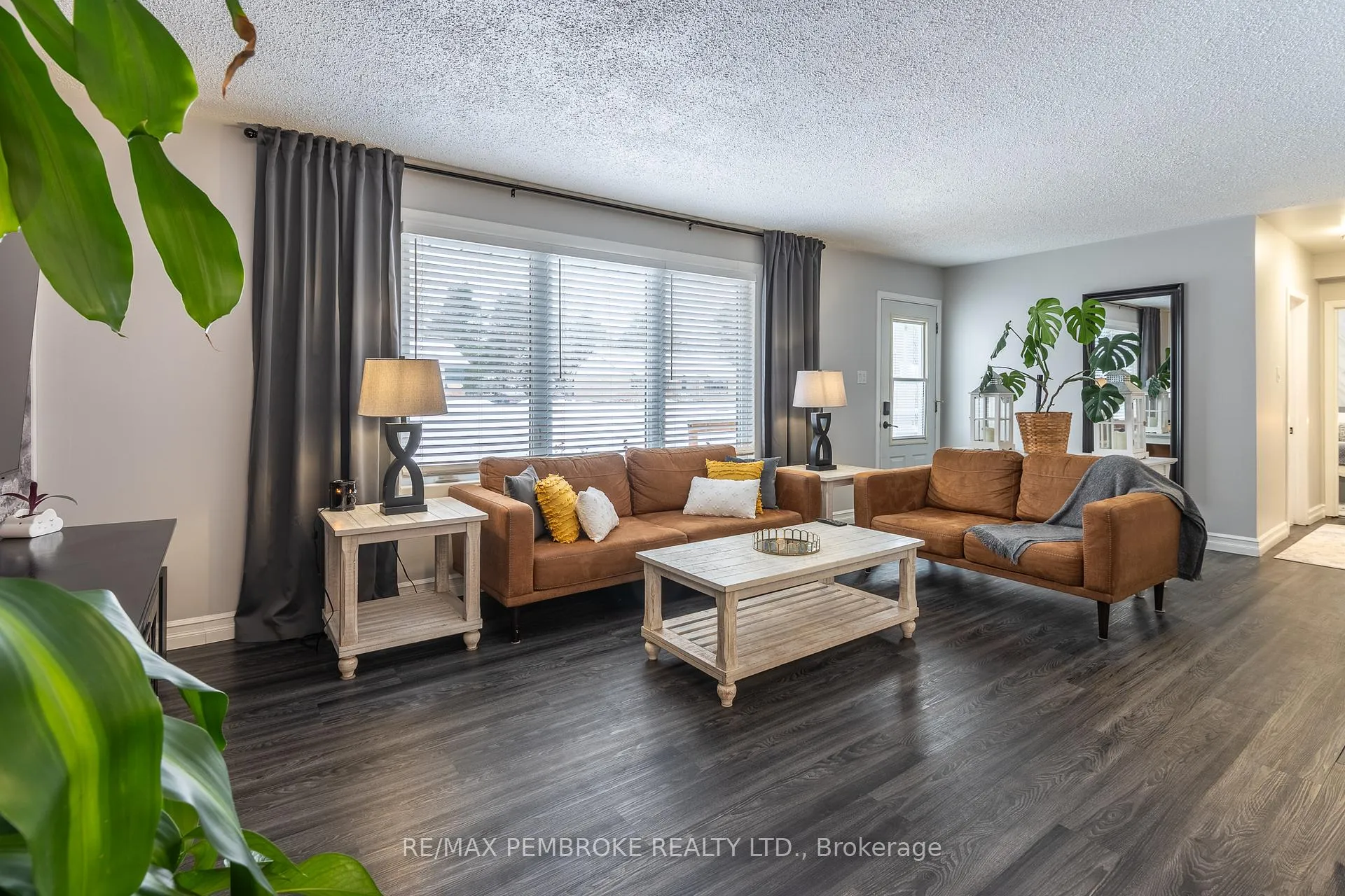 Photo 13 of 11 Michael Crescent, Petawawa — HOMEH