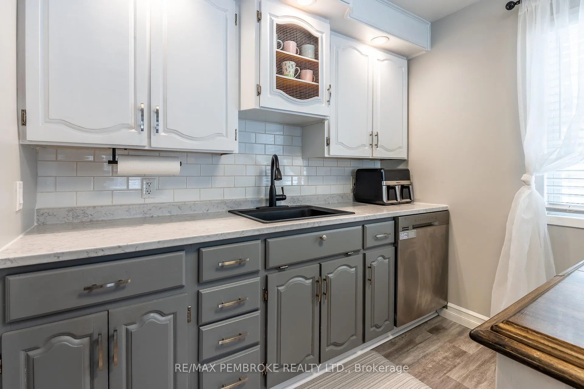 Photo 16 of 11 Michael Crescent, Petawawa — HOMEH