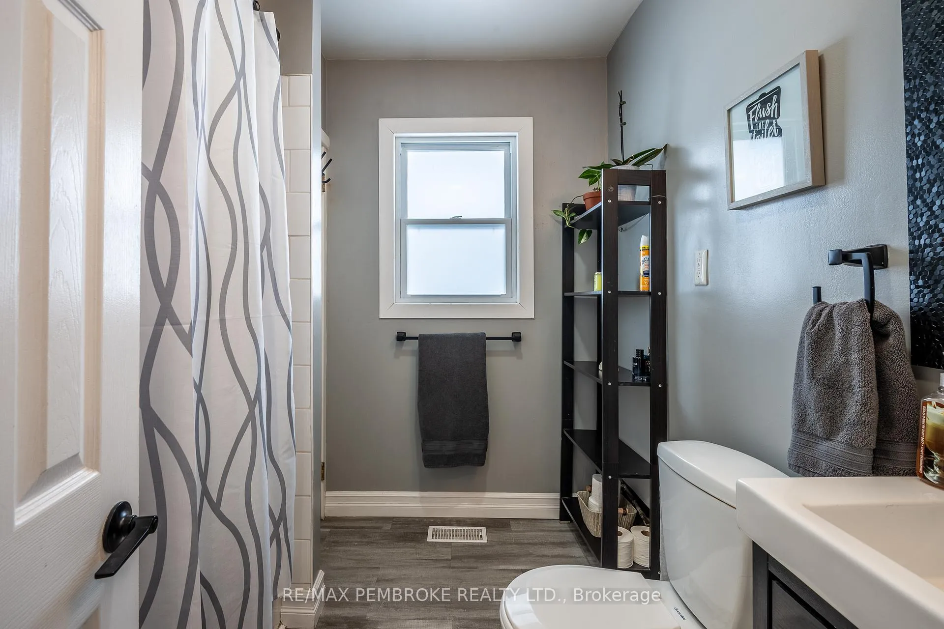 Photo 22 of 11 Michael Crescent, Petawawa — HOMEH