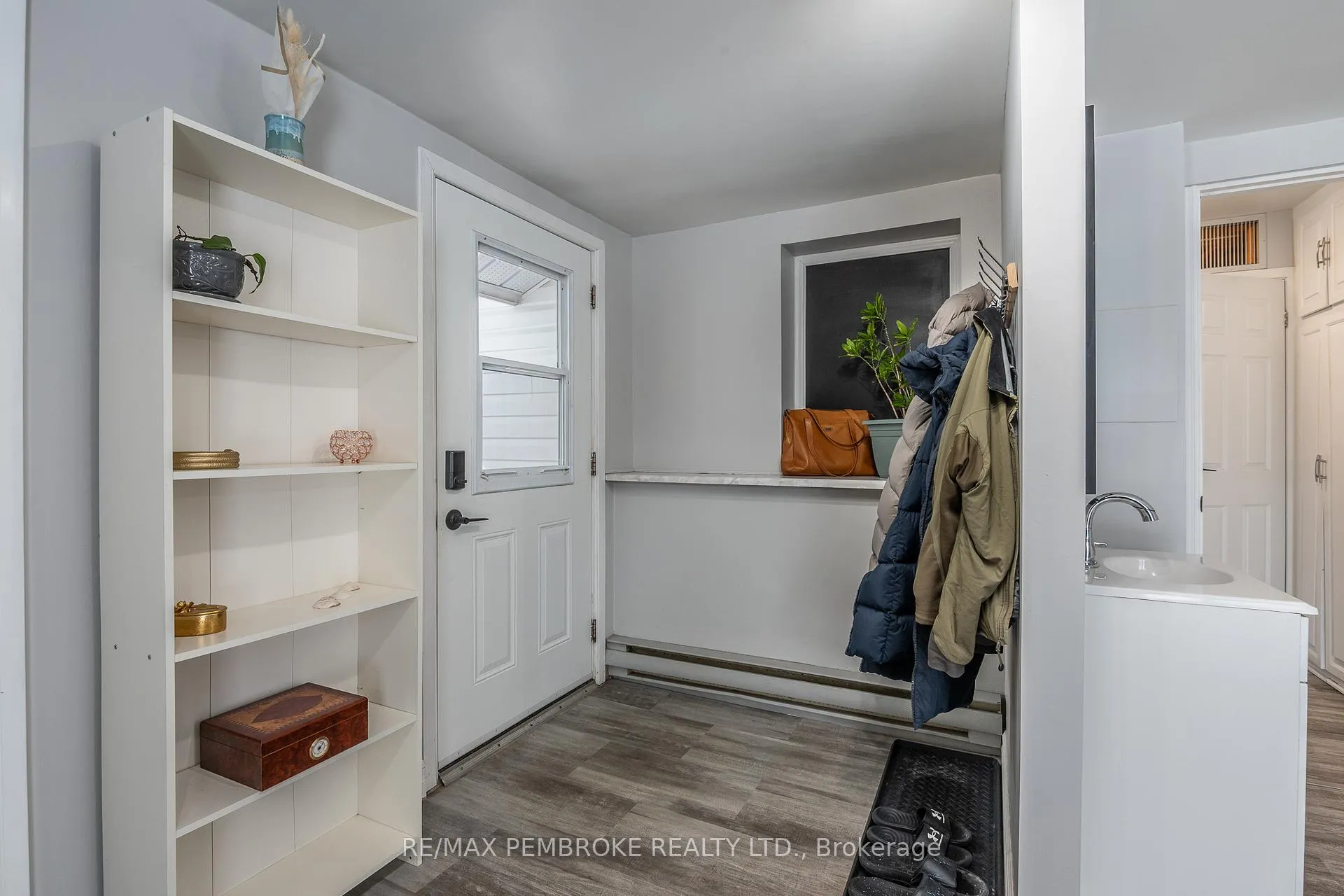 Photo 31 of 11 Michael Crescent, Petawawa — HOMEH