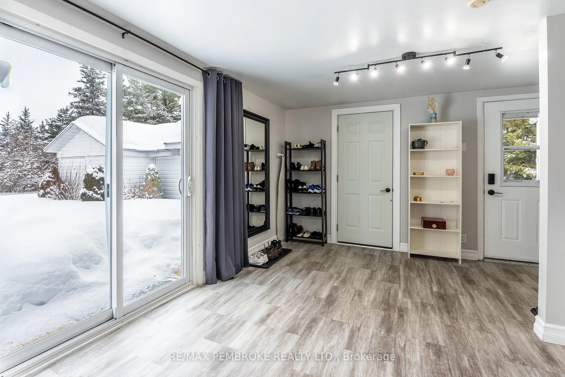 Photo 33 of 11 Michael Crescent, Petawawa — HOMEH
