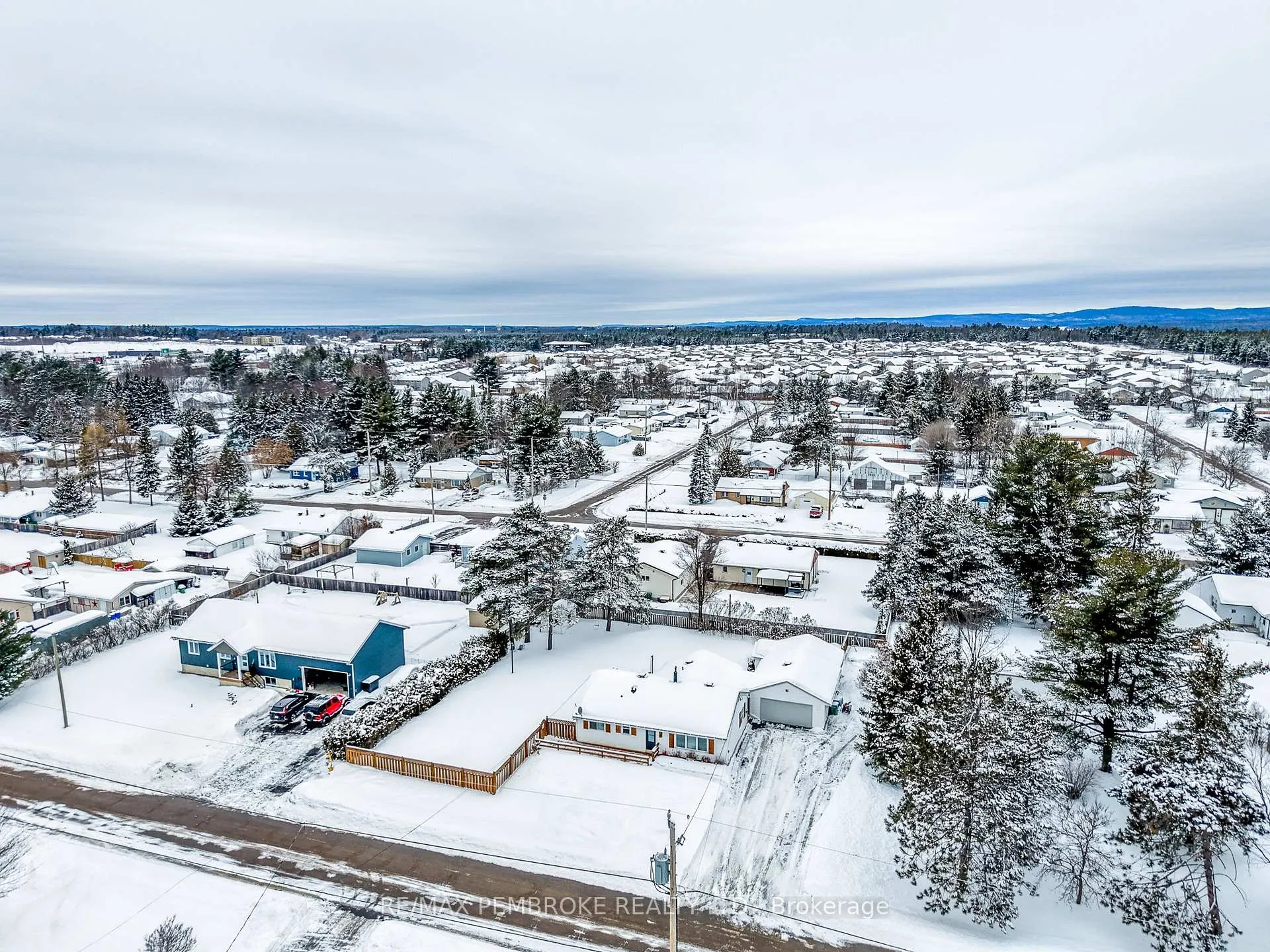 Photo 46 of 11 Michael Crescent, Petawawa — HOMEH