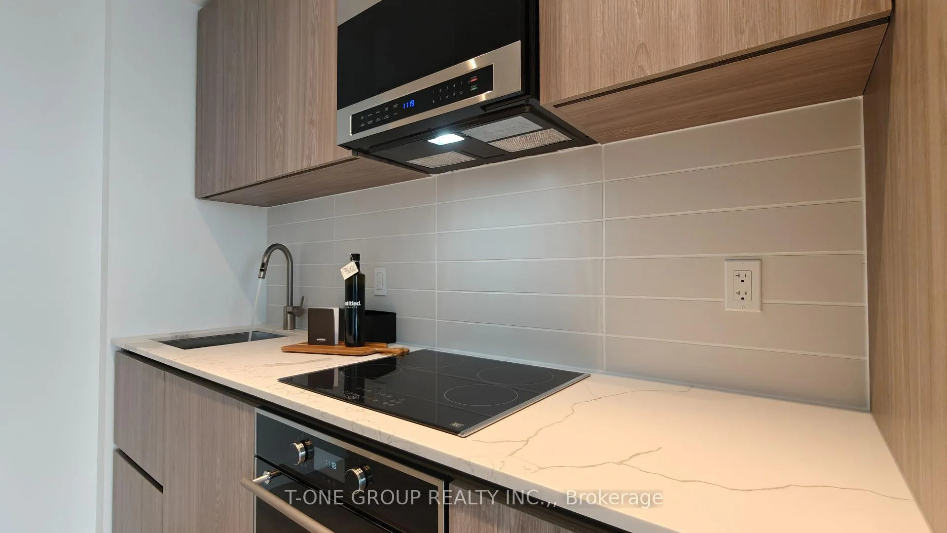 Photo 5 of Unit 3111, 110 Broadway Avenue, Toronto, Mount Pleasant West — HOMEH