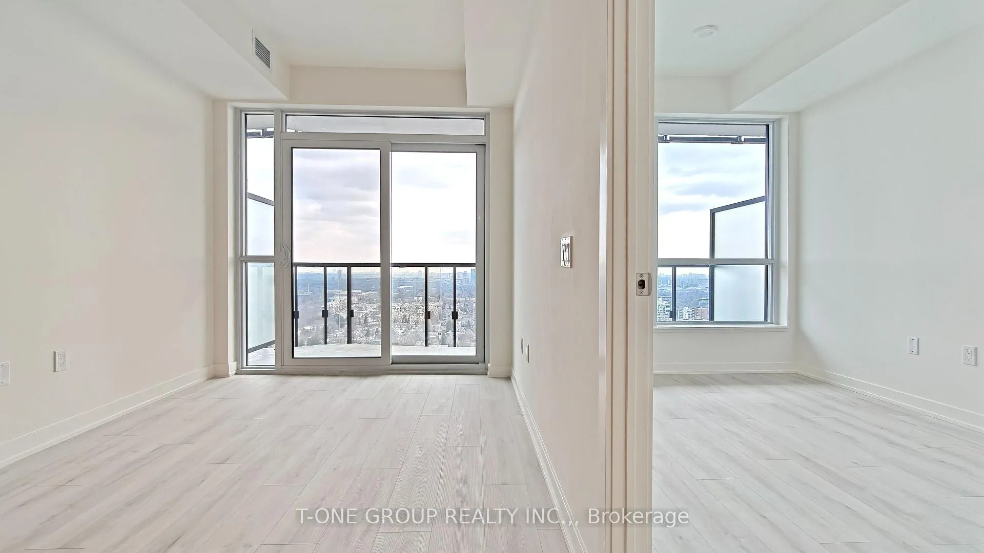 Photo 8 of Unit 3111, 110 Broadway Avenue, Toronto, Mount Pleasant West — HOMEH