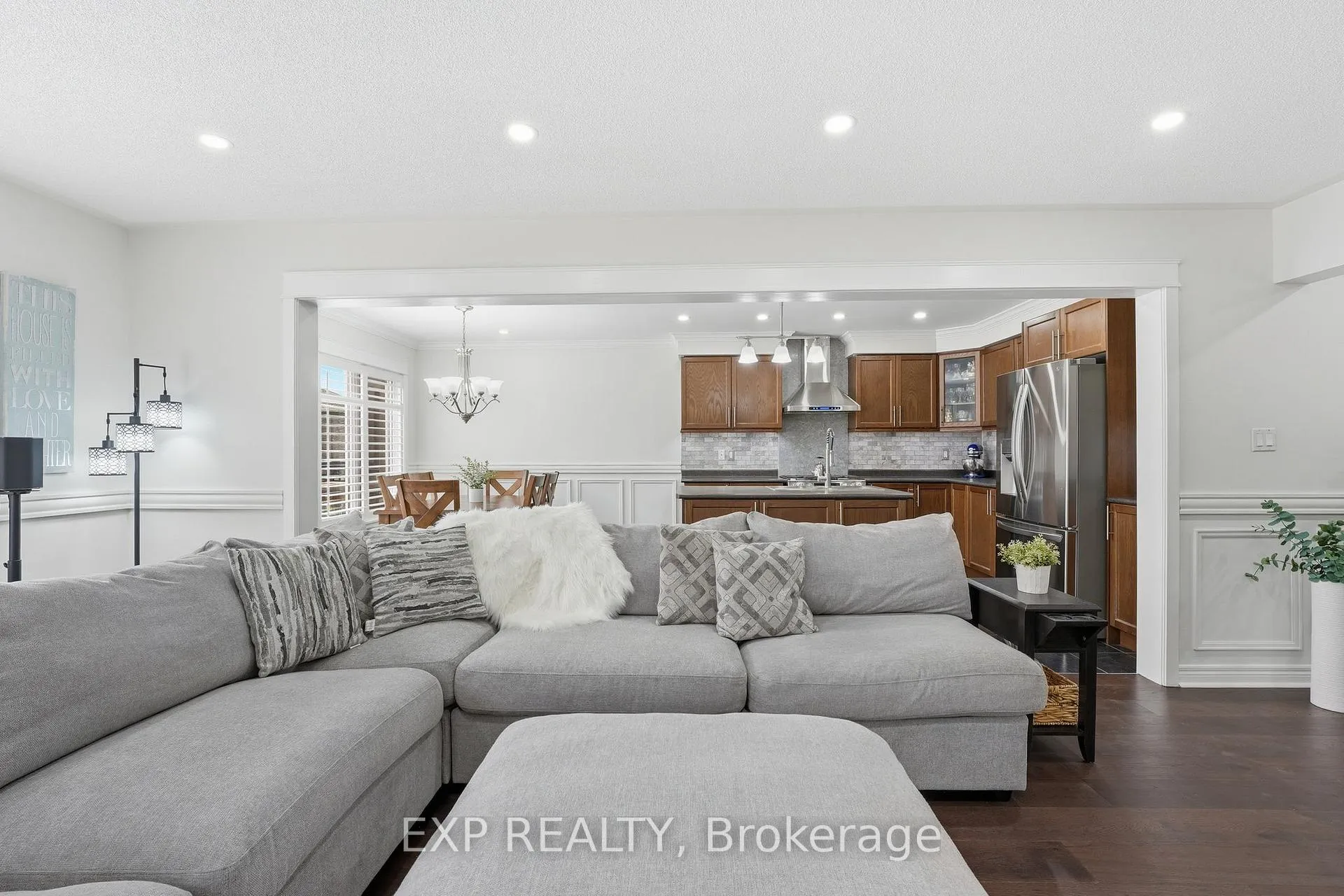 Photo 4 of 44 Willoughby Way, New Tecumseth, Alliston — HOMEH