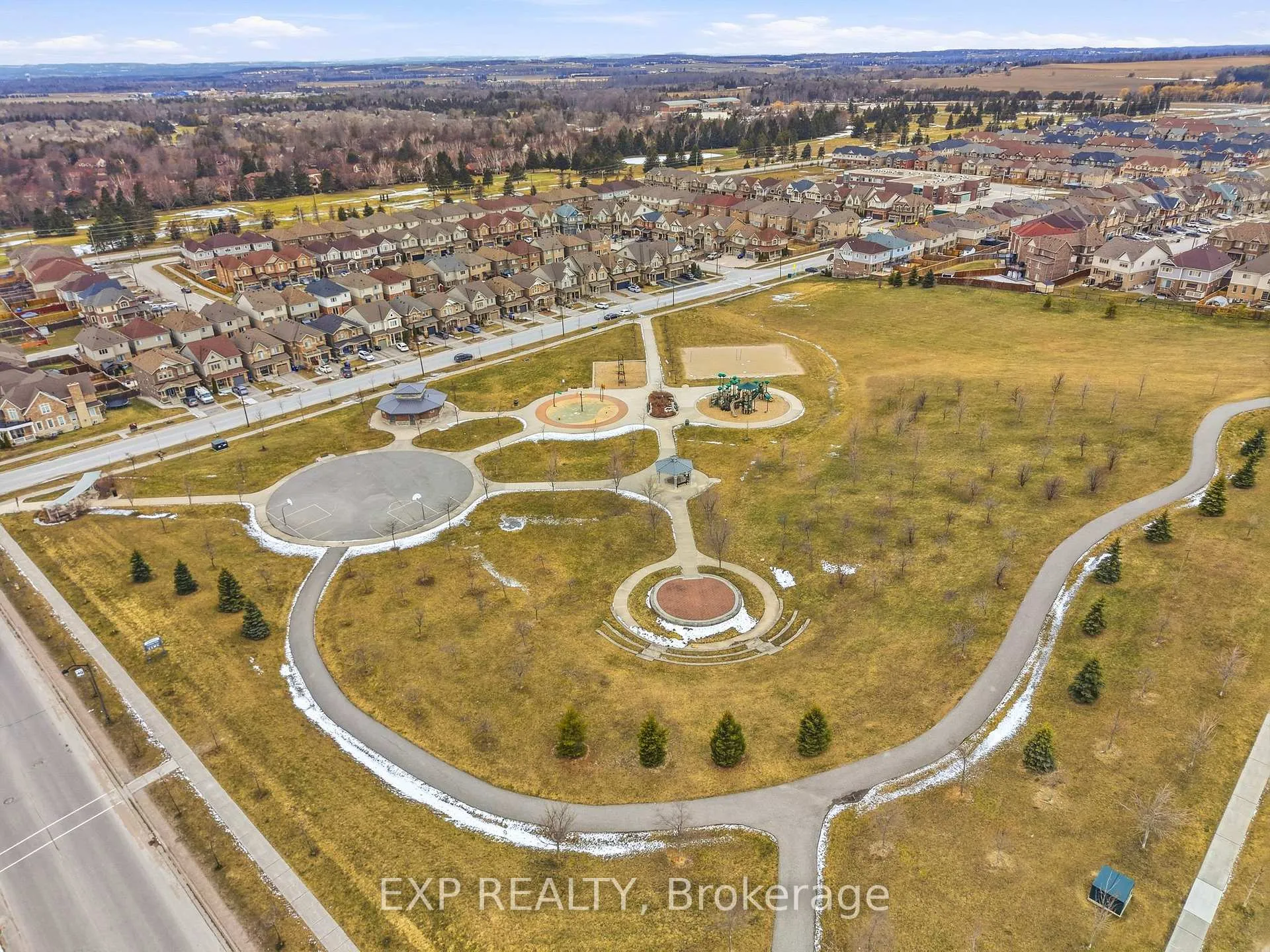 Photo 32 of 44 Willoughby Way, New Tecumseth, Alliston — HOMEH