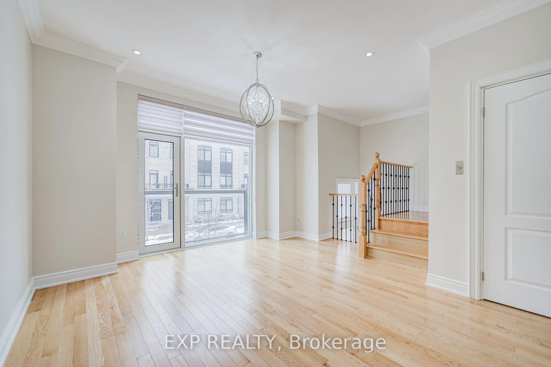 Photo 7 of 92 William Saville Street, Markham, Unionville — HOMEH