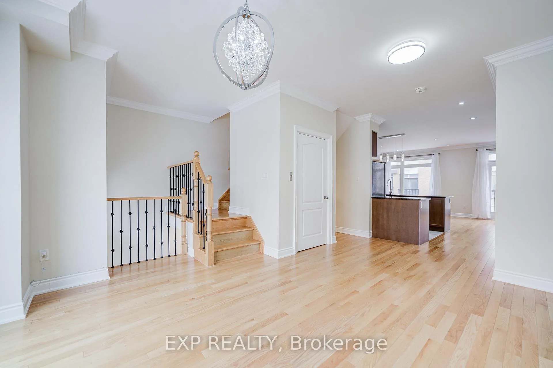 Photo 8 of 92 William Saville Street, Markham, Unionville — HOMEH