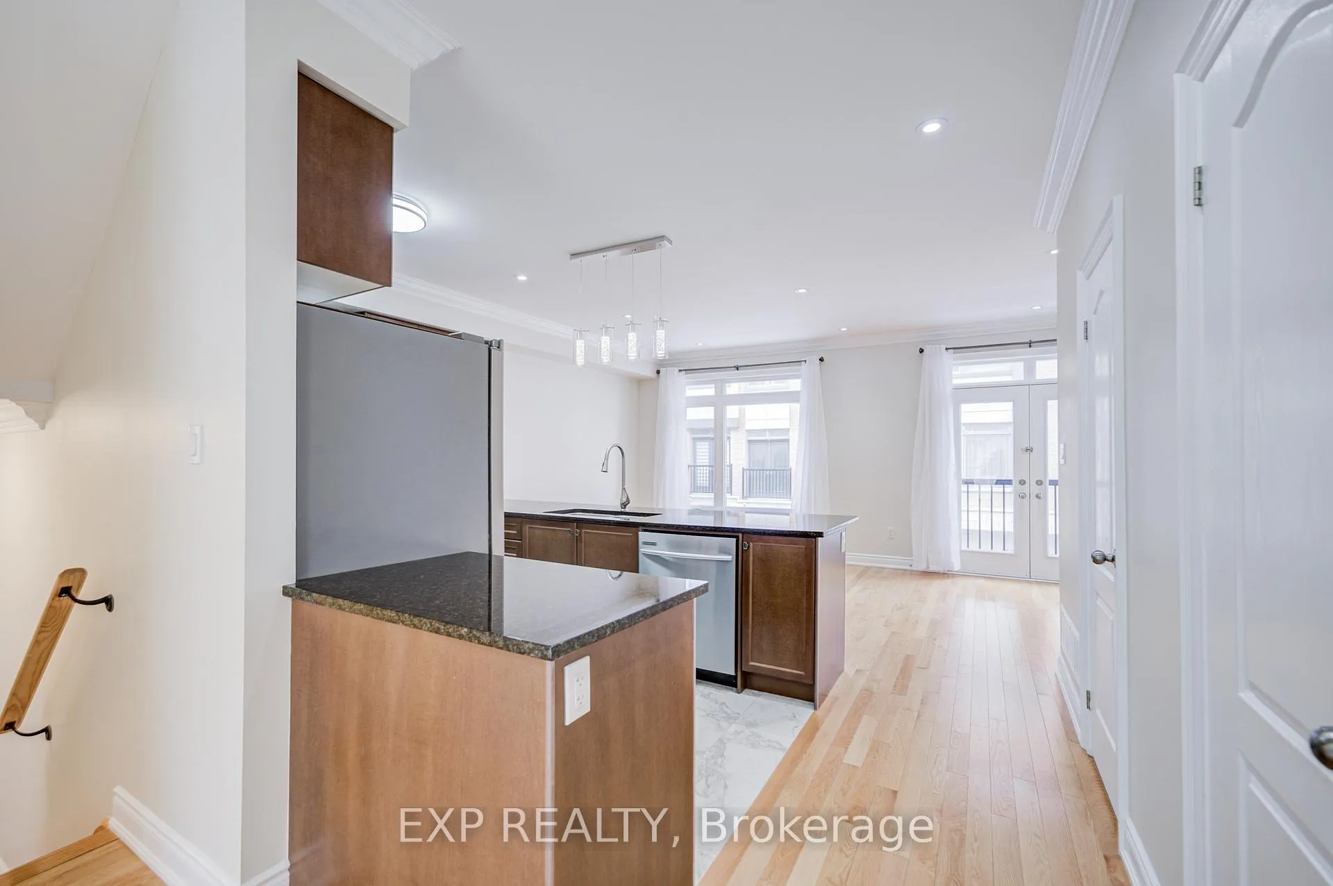 Photo 9 of 92 William Saville Street, Markham, Unionville — HOMEH