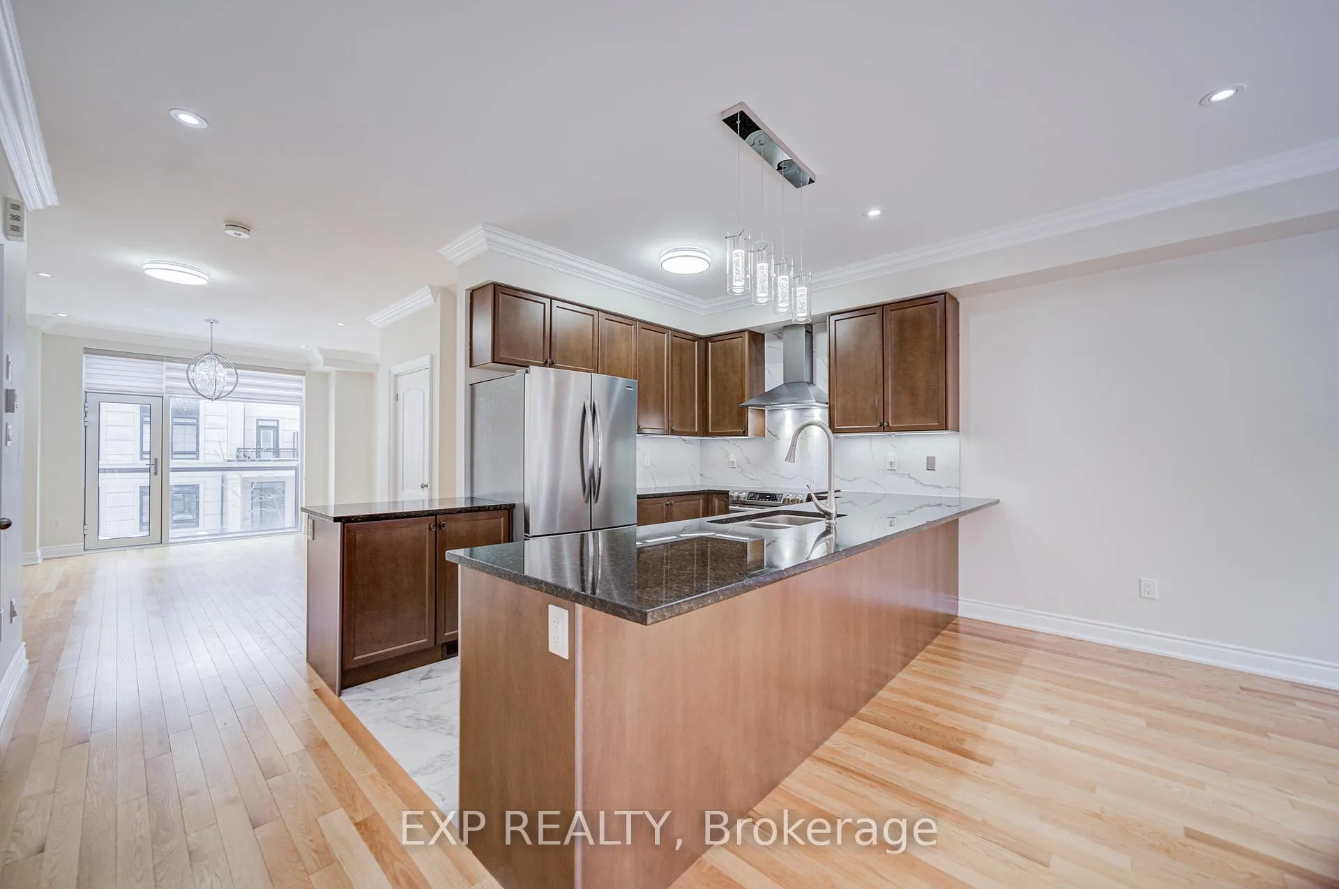 Photo 11 of 92 William Saville Street, Markham, Unionville — HOMEH