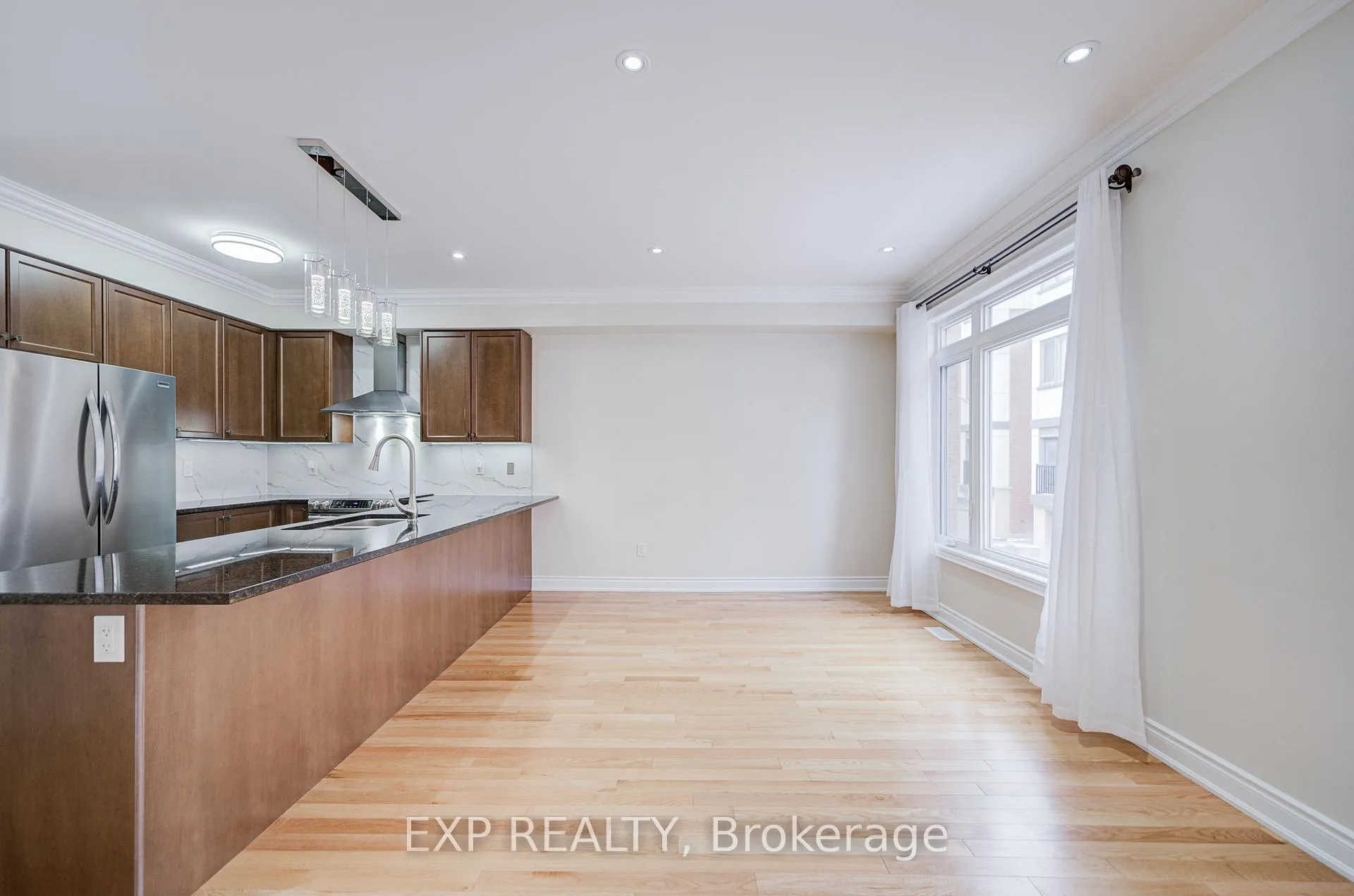 Photo 16 of 92 William Saville Street, Markham, Unionville — HOMEH
