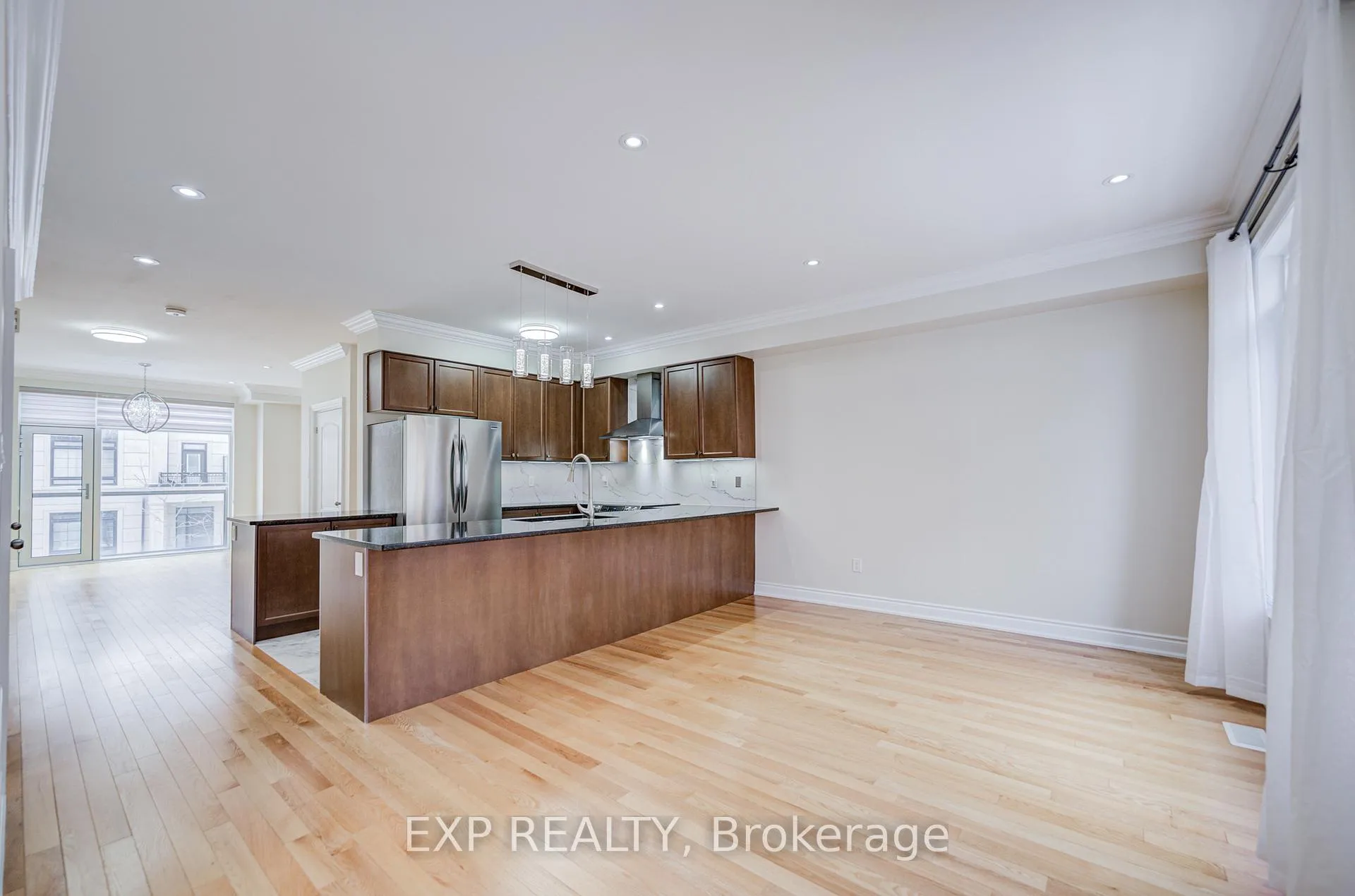 Photo 17 of 92 William Saville Street, Markham, Unionville — HOMEH