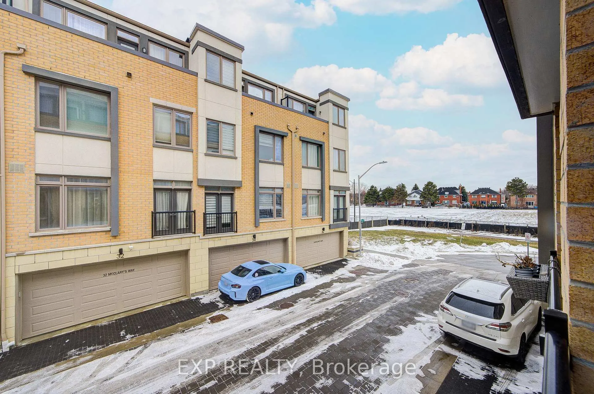 Photo 18 of 92 William Saville Street, Markham, Unionville — HOMEH