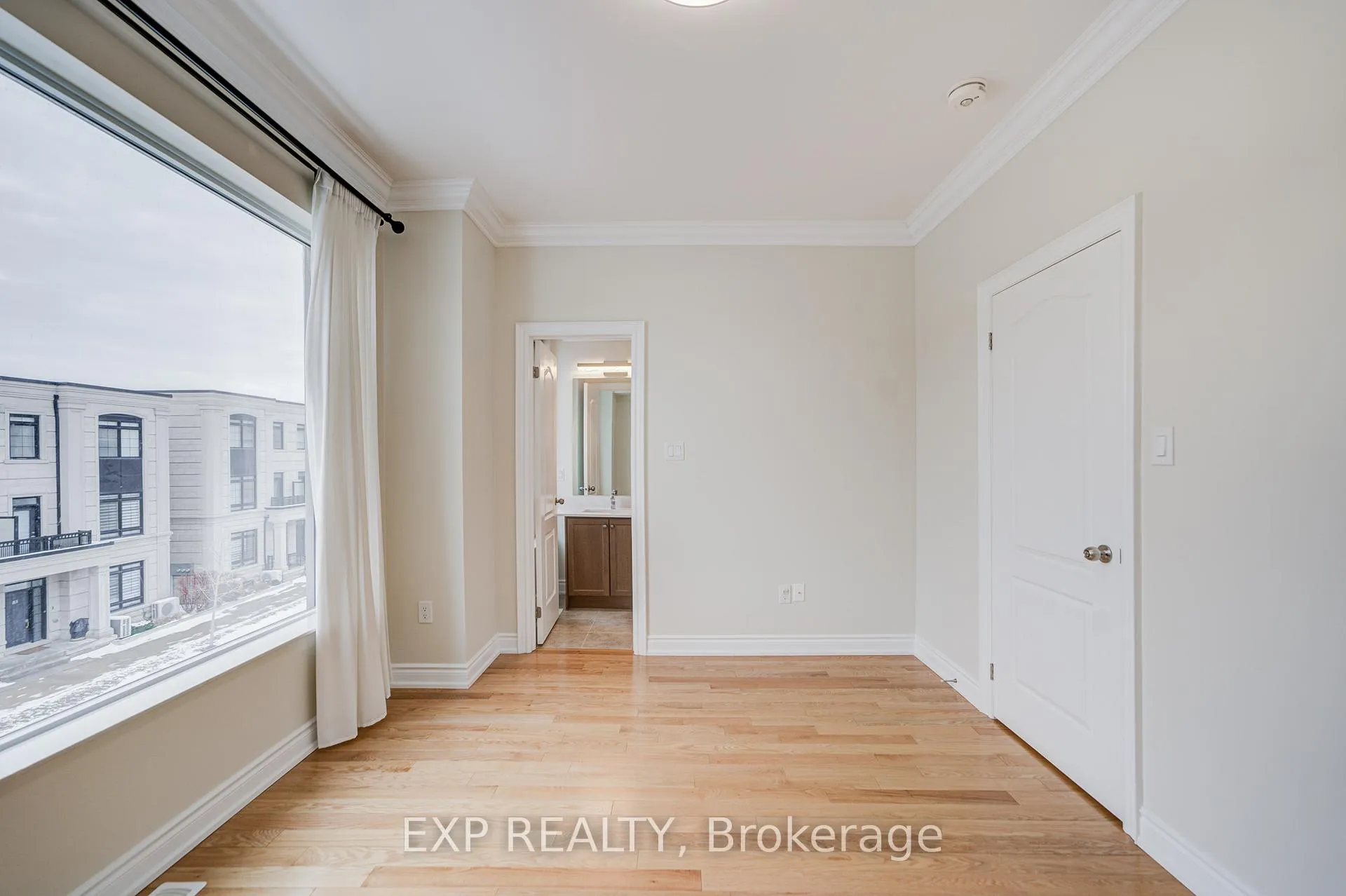 Photo 23 of 92 William Saville Street, Markham, Unionville — HOMEH