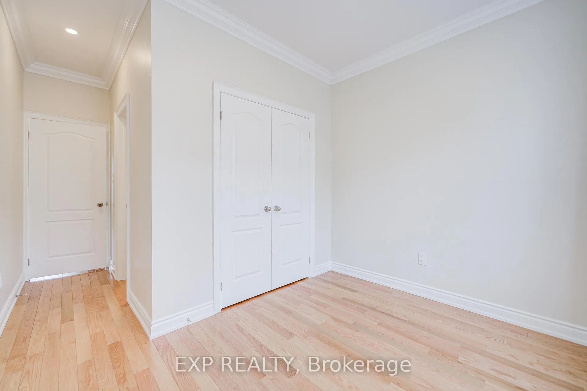 Photo 28 of 92 William Saville Street, Markham, Unionville — HOMEH