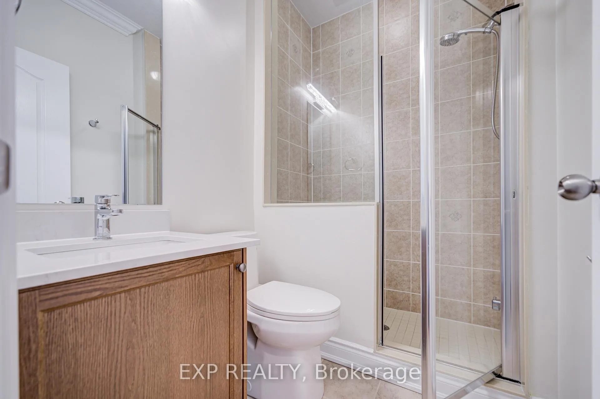 Photo 29 of 92 William Saville Street, Markham, Unionville — HOMEH