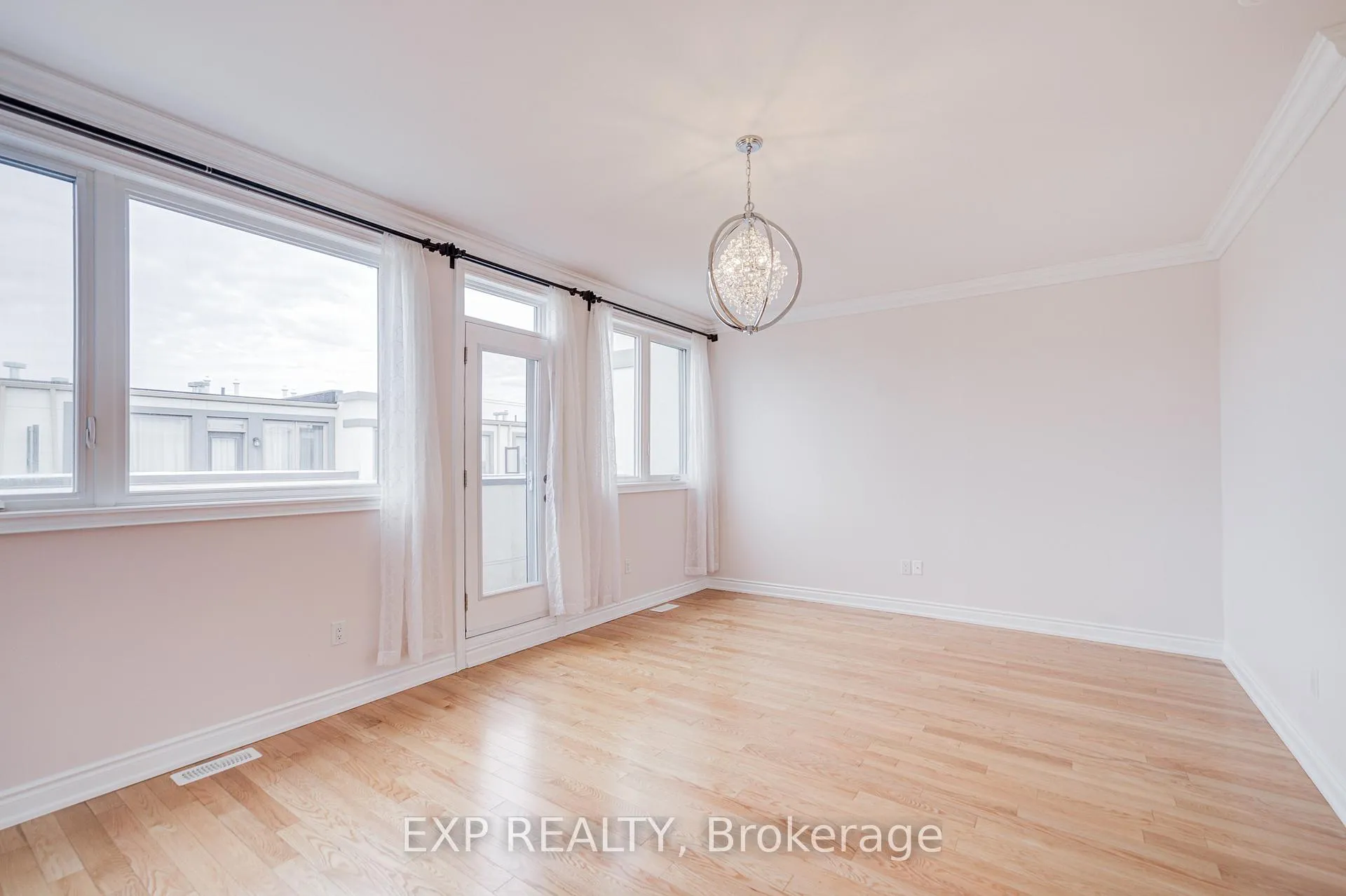 Photo 32 of 92 William Saville Street, Markham, Unionville — HOMEH