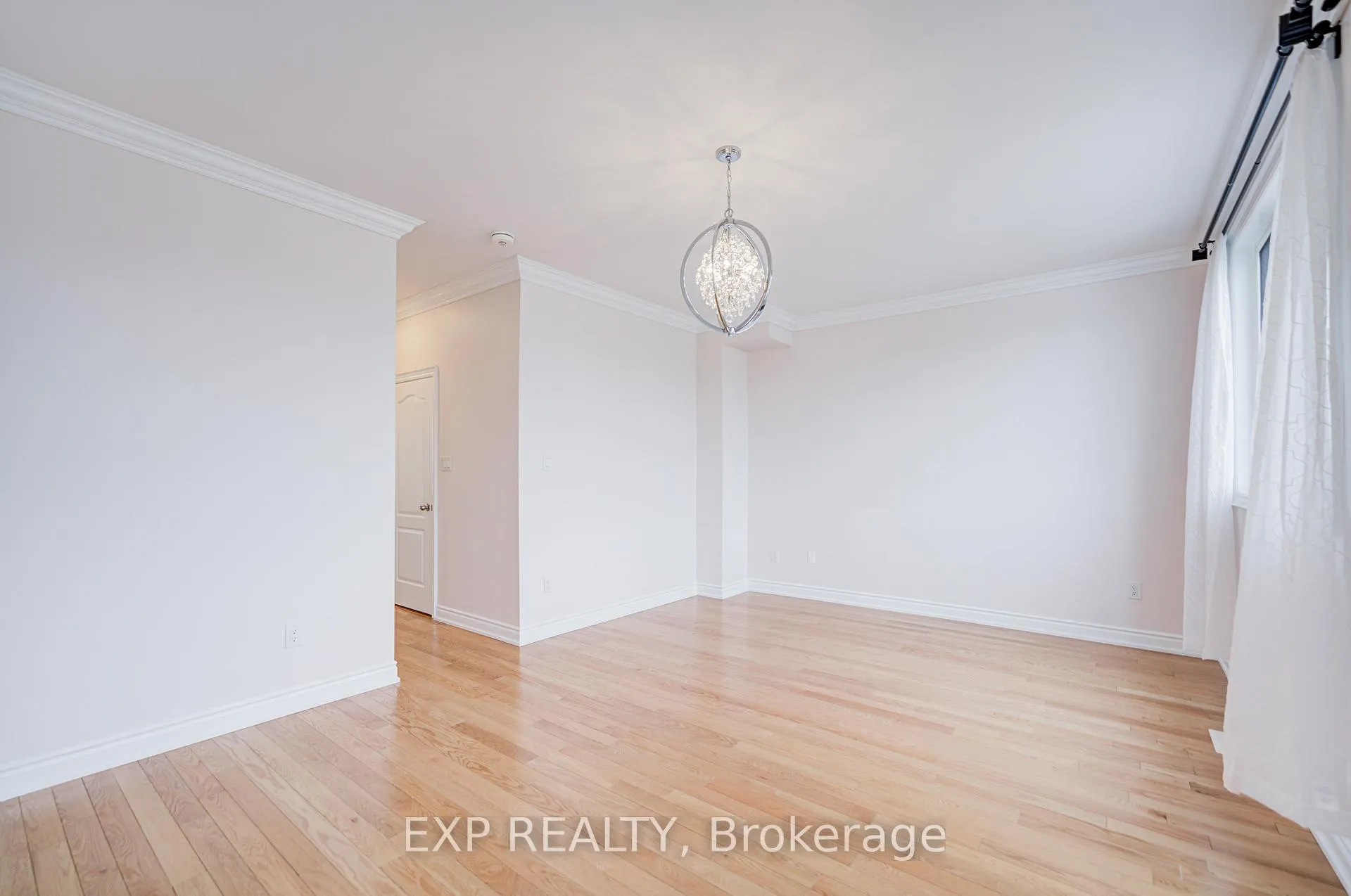 Photo 34 of 92 William Saville Street, Markham, Unionville — HOMEH