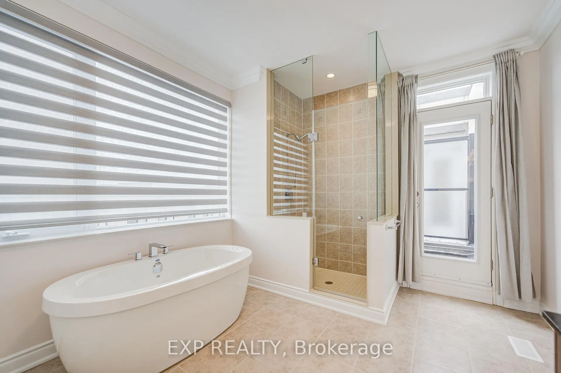 Photo 37 of 92 William Saville Street, Markham, Unionville — HOMEH