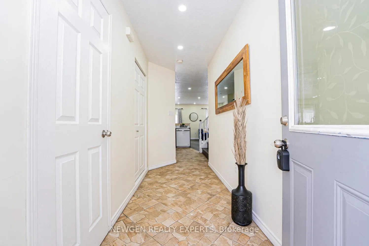 Photo 7 of 1465 Old Zeller Drive, Kitchener, Grand River South — HOMEH