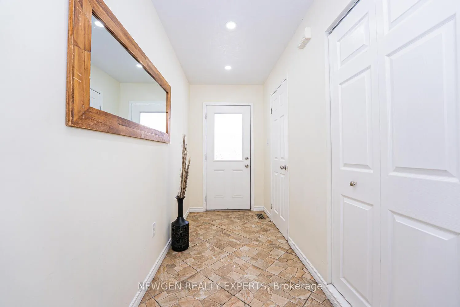 Photo 8 of 1465 Old Zeller Drive, Kitchener, Grand River South — HOMEH