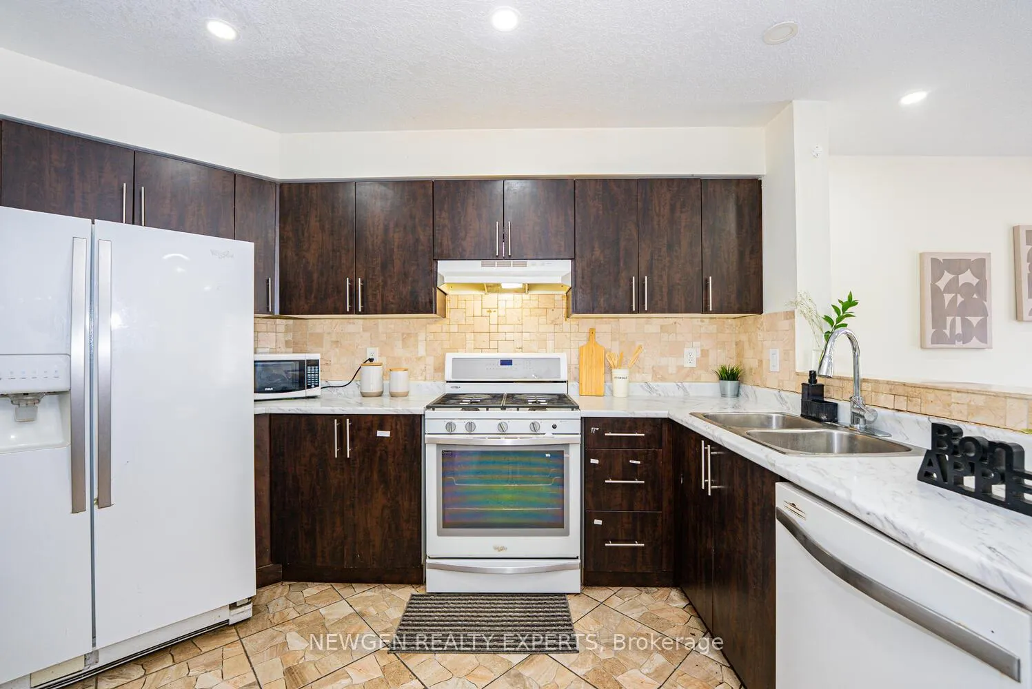 Photo 11 of 1465 Old Zeller Drive, Kitchener, Grand River South — HOMEH