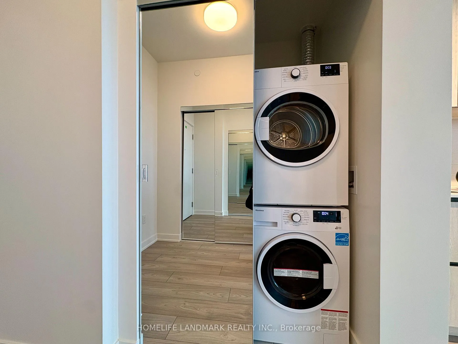 Photo 13 of Unit 3008, 110 Broadway Avenue, Toronto, Mount Pleasant West — HOMEH