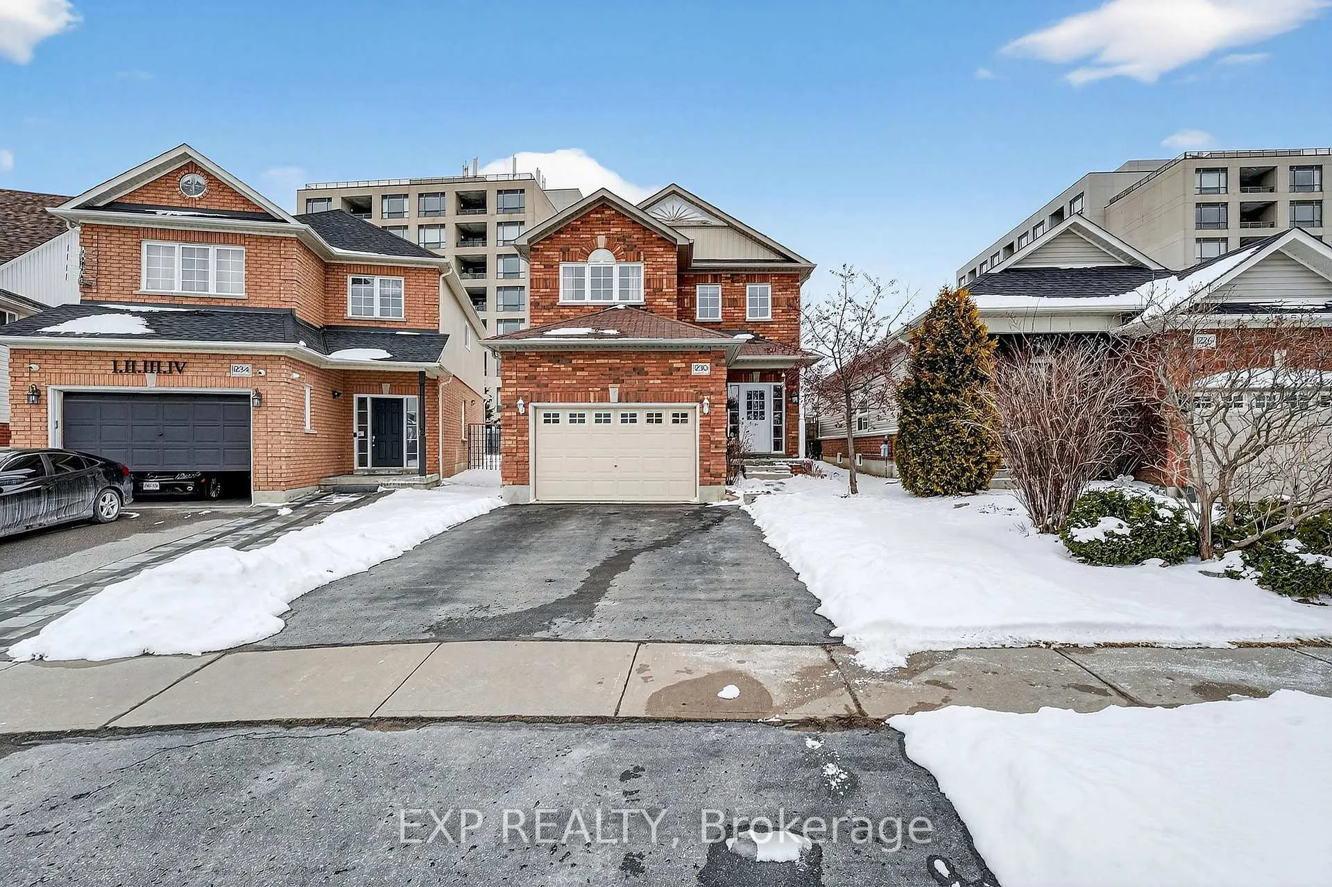 Photo 3 of 1230 Macinally Court, Oshawa, Pinecrest — HOMEH