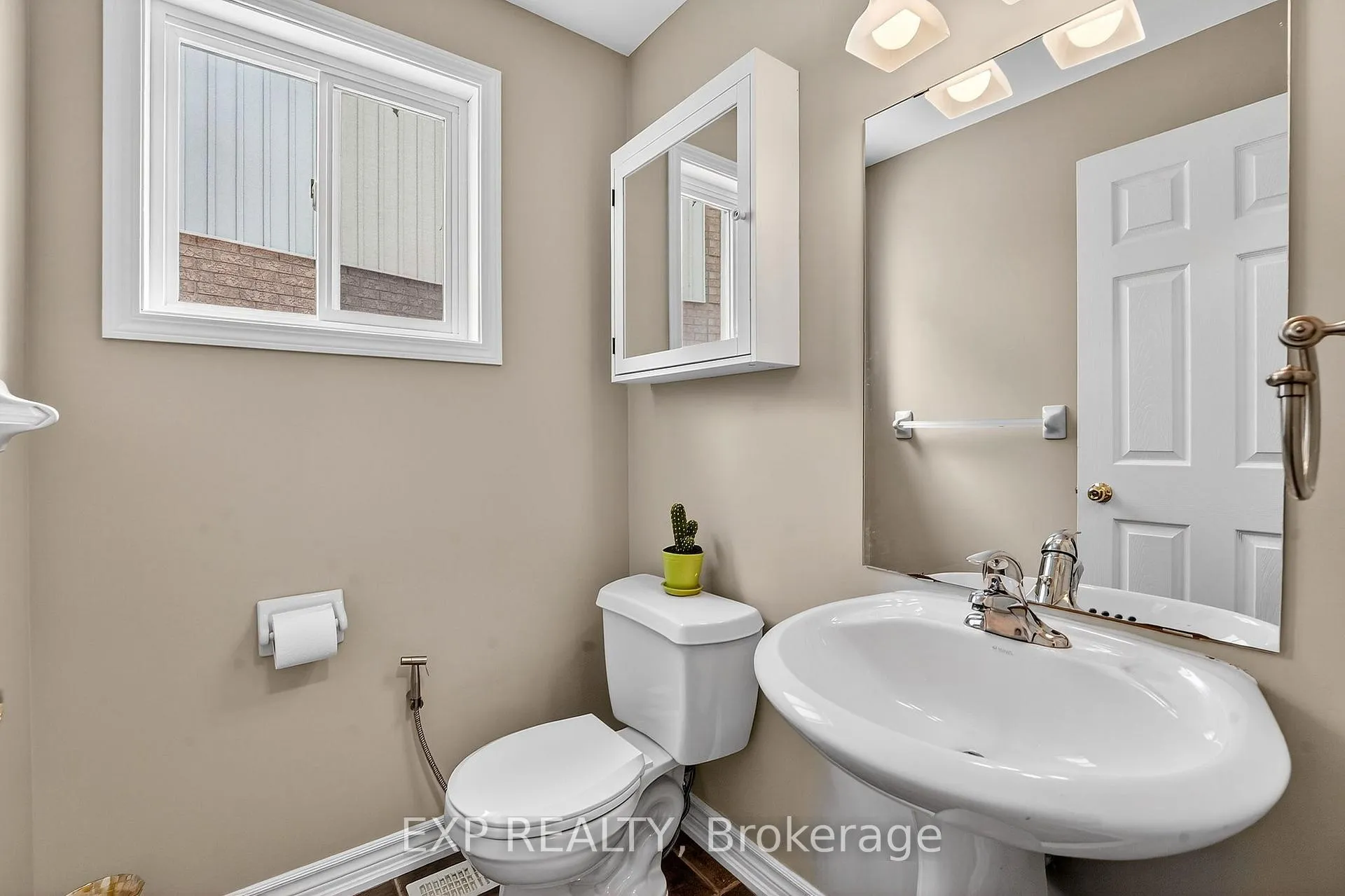Photo 9 of 1230 Macinally Court, Oshawa, Pinecrest — HOMEH