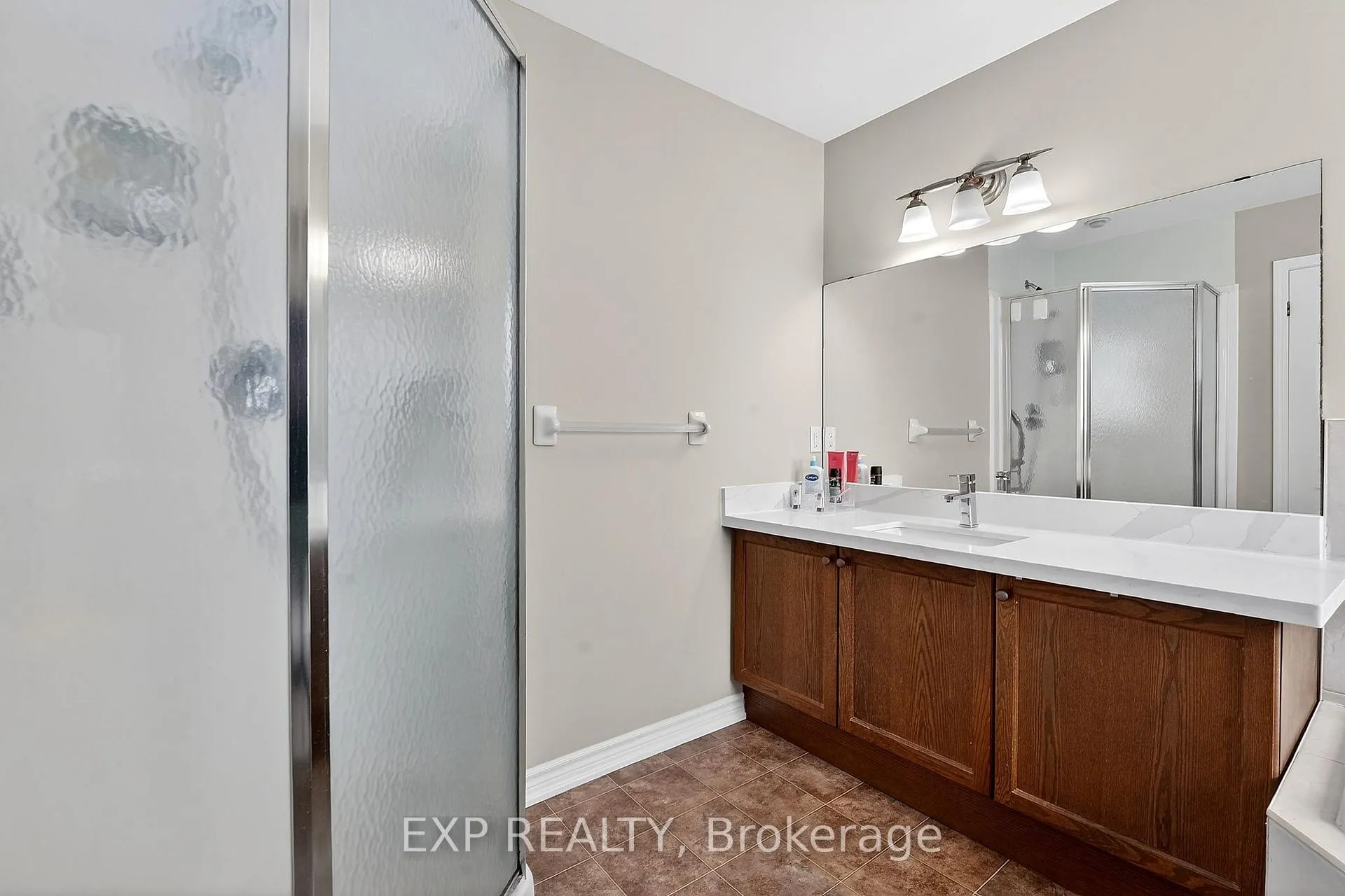 Photo 23 of 1230 Macinally Court, Oshawa, Pinecrest — HOMEH
