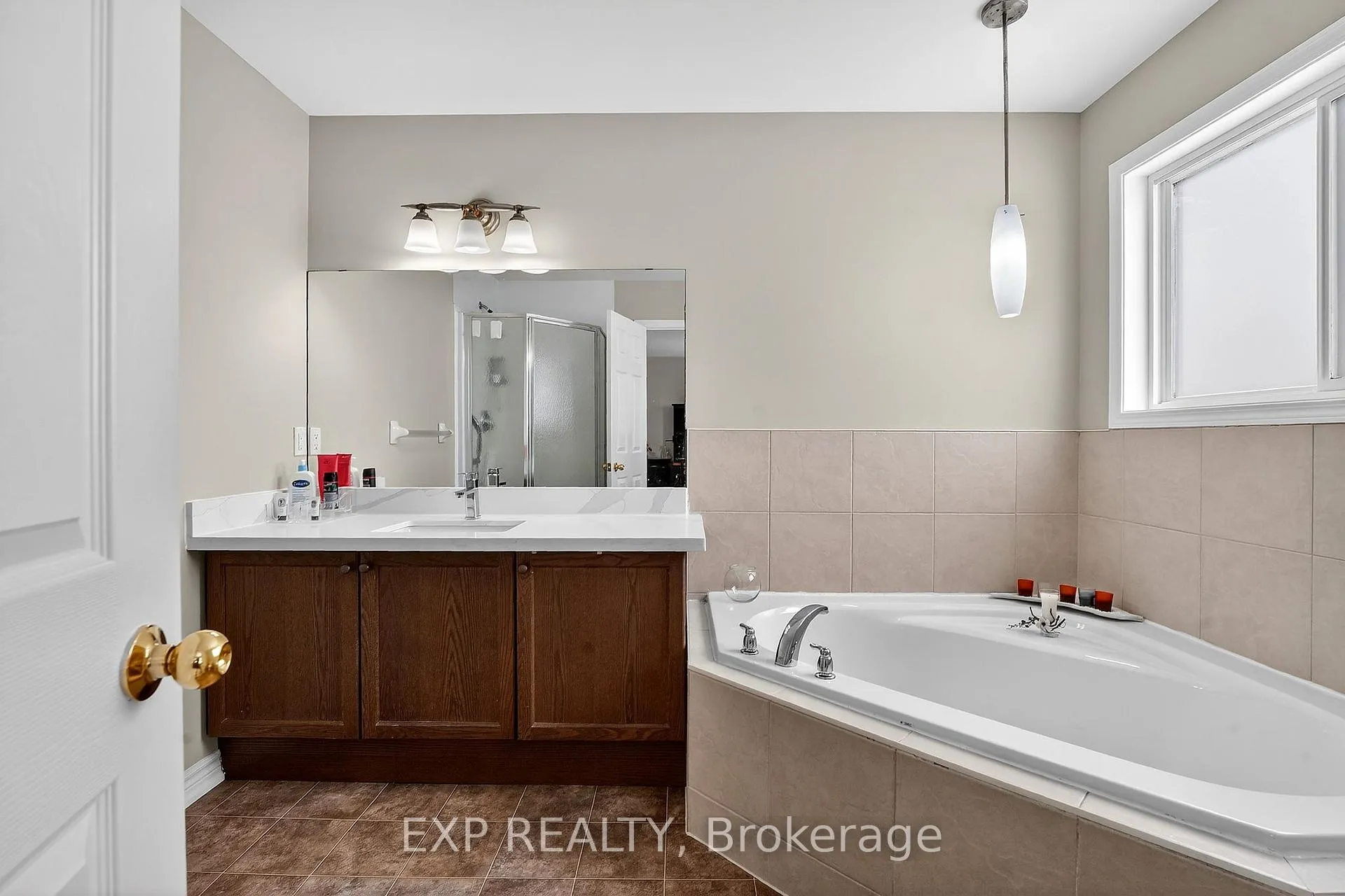 Photo 24 of 1230 Macinally Court, Oshawa, Pinecrest — HOMEH