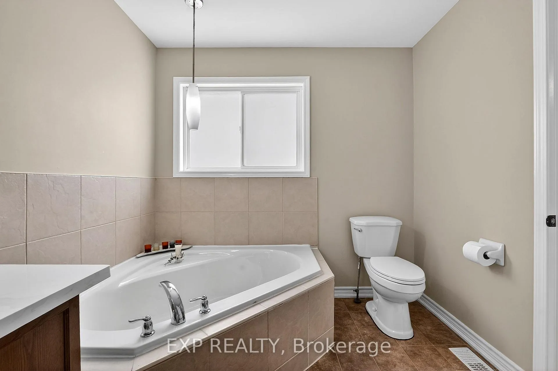 Photo 25 of 1230 Macinally Court, Oshawa, Pinecrest — HOMEH
