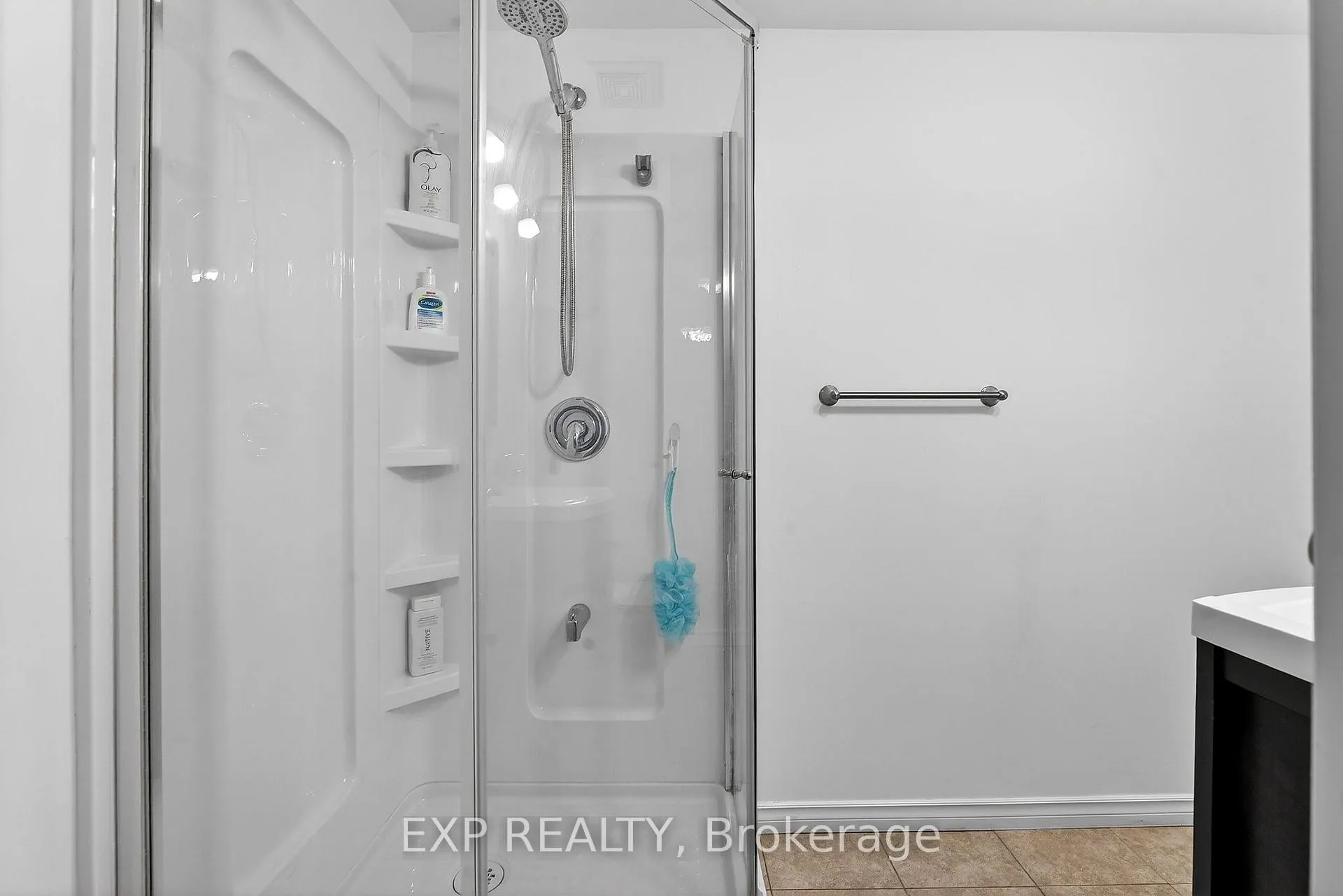 Photo 32 of 1230 Macinally Court, Oshawa, Pinecrest — HOMEH