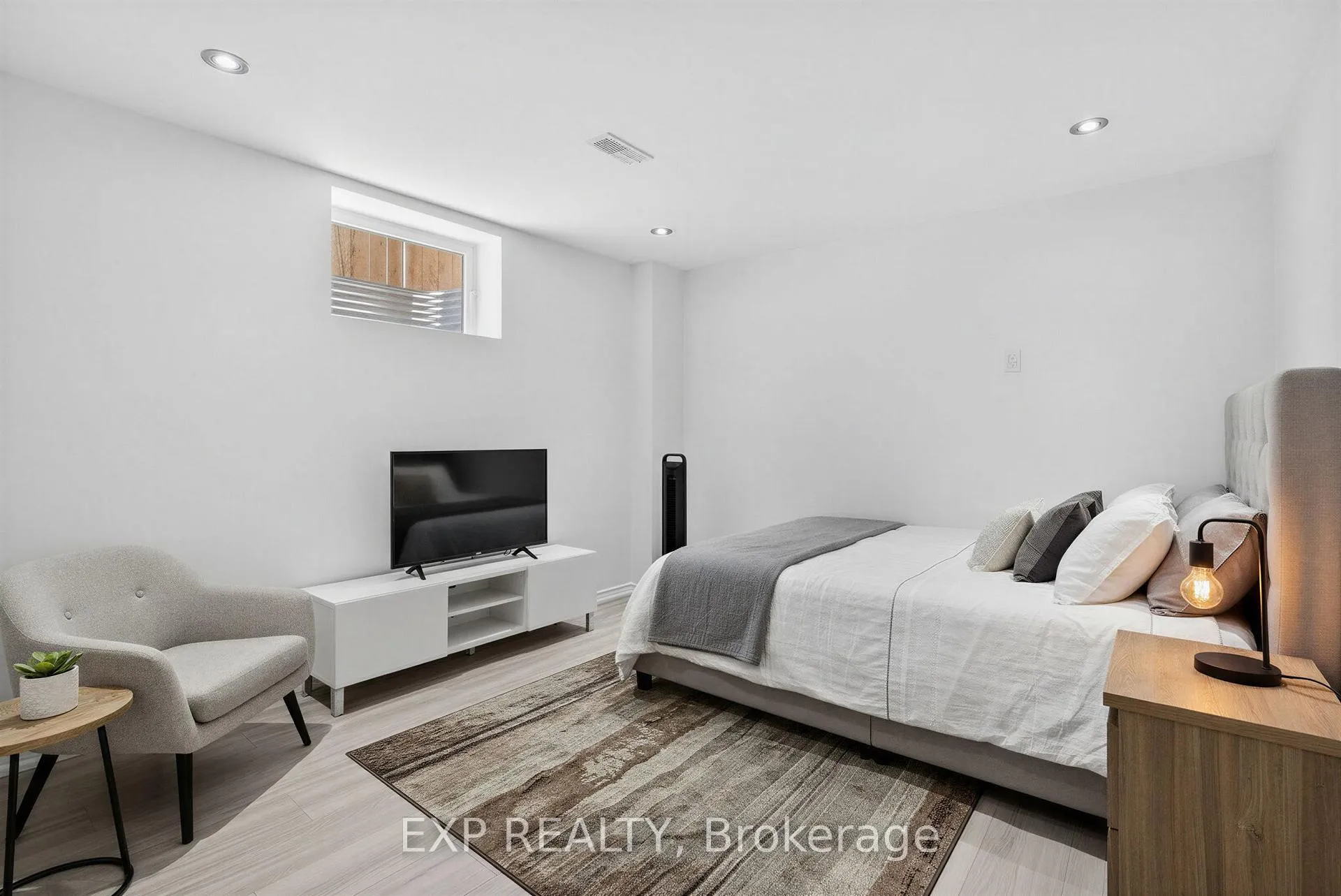 Photo 35 of 1230 Macinally Court, Oshawa, Pinecrest — HOMEH